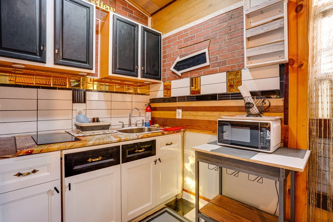 Luxurious Tranquil Vacation Home-10 min downtown in South, Newark
