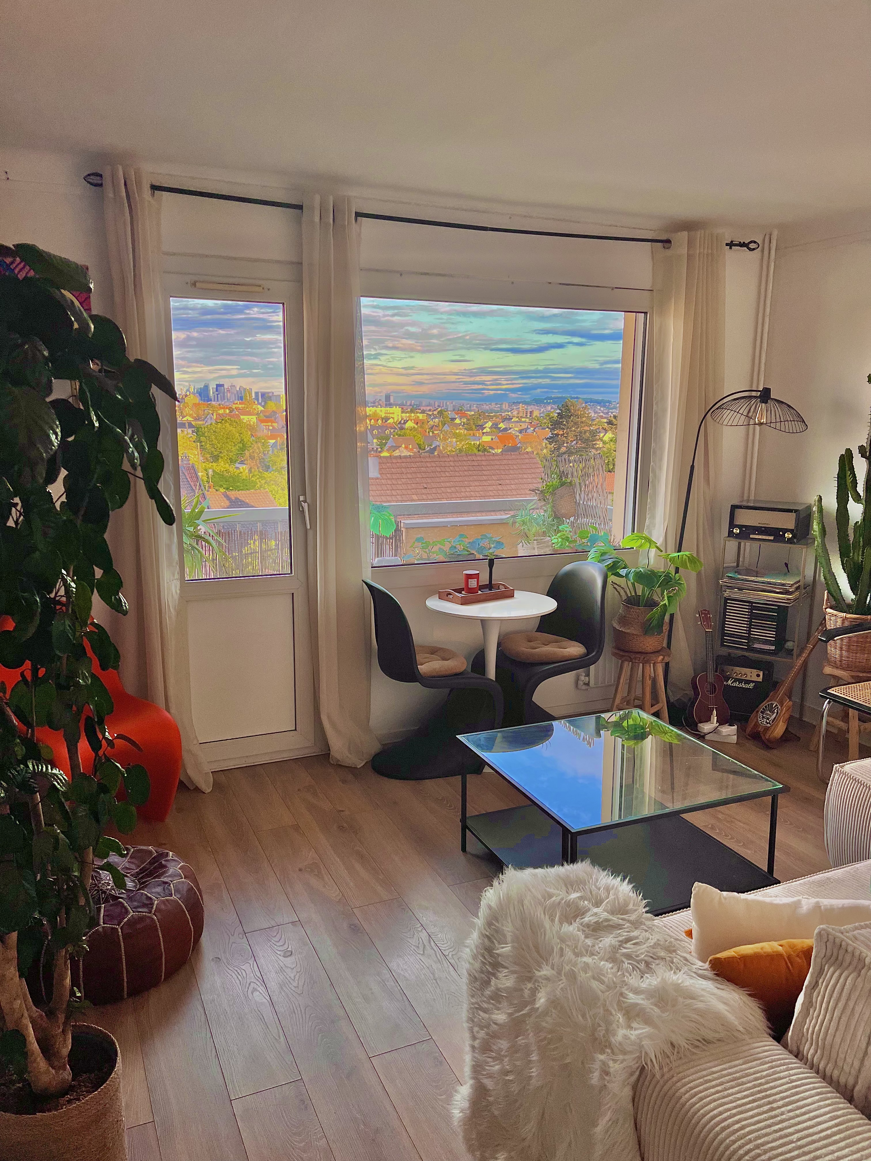 Charming apartment, beautiful open views of Paris