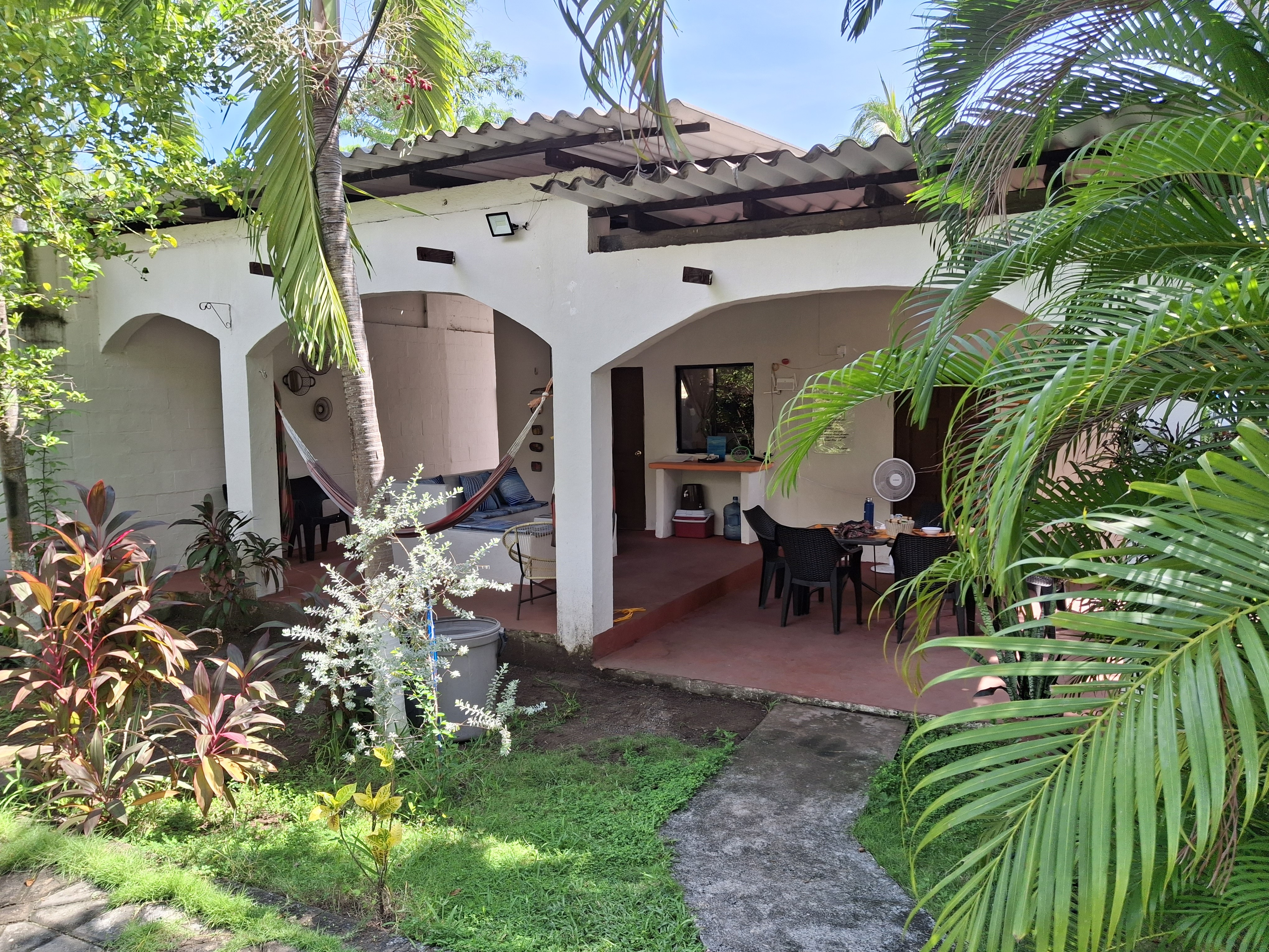 Rancho de playa Los Luceros Costa Azul 30hrs
WI-FI