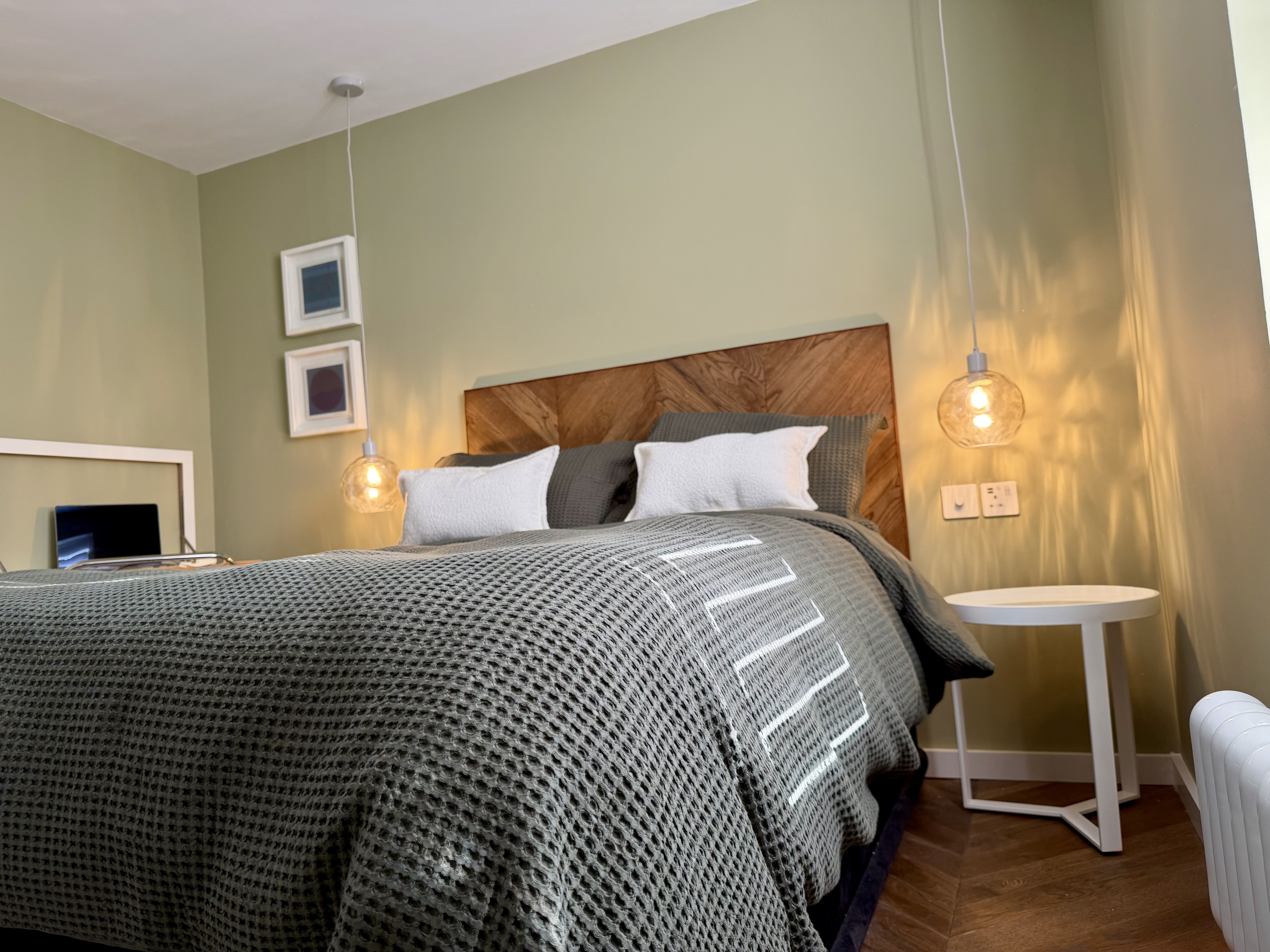 Über-clean, very private, double-deluxe, Chiswick