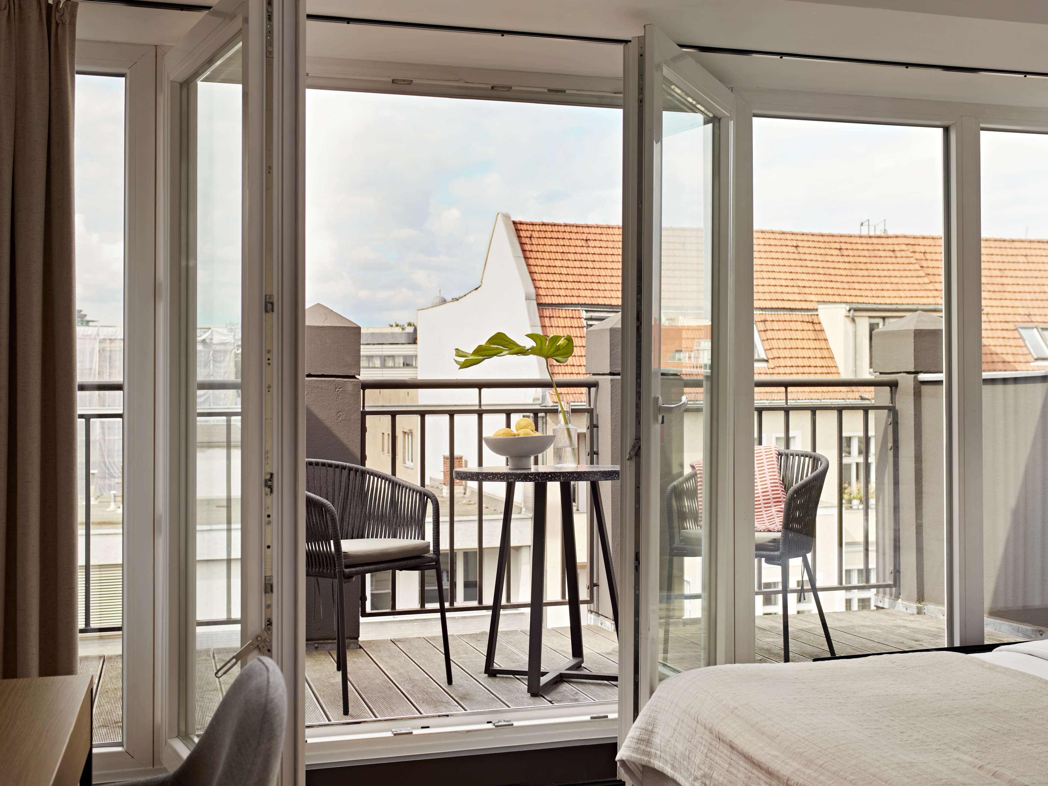 Numa | Medium Room w/ Balcony near Kudamm