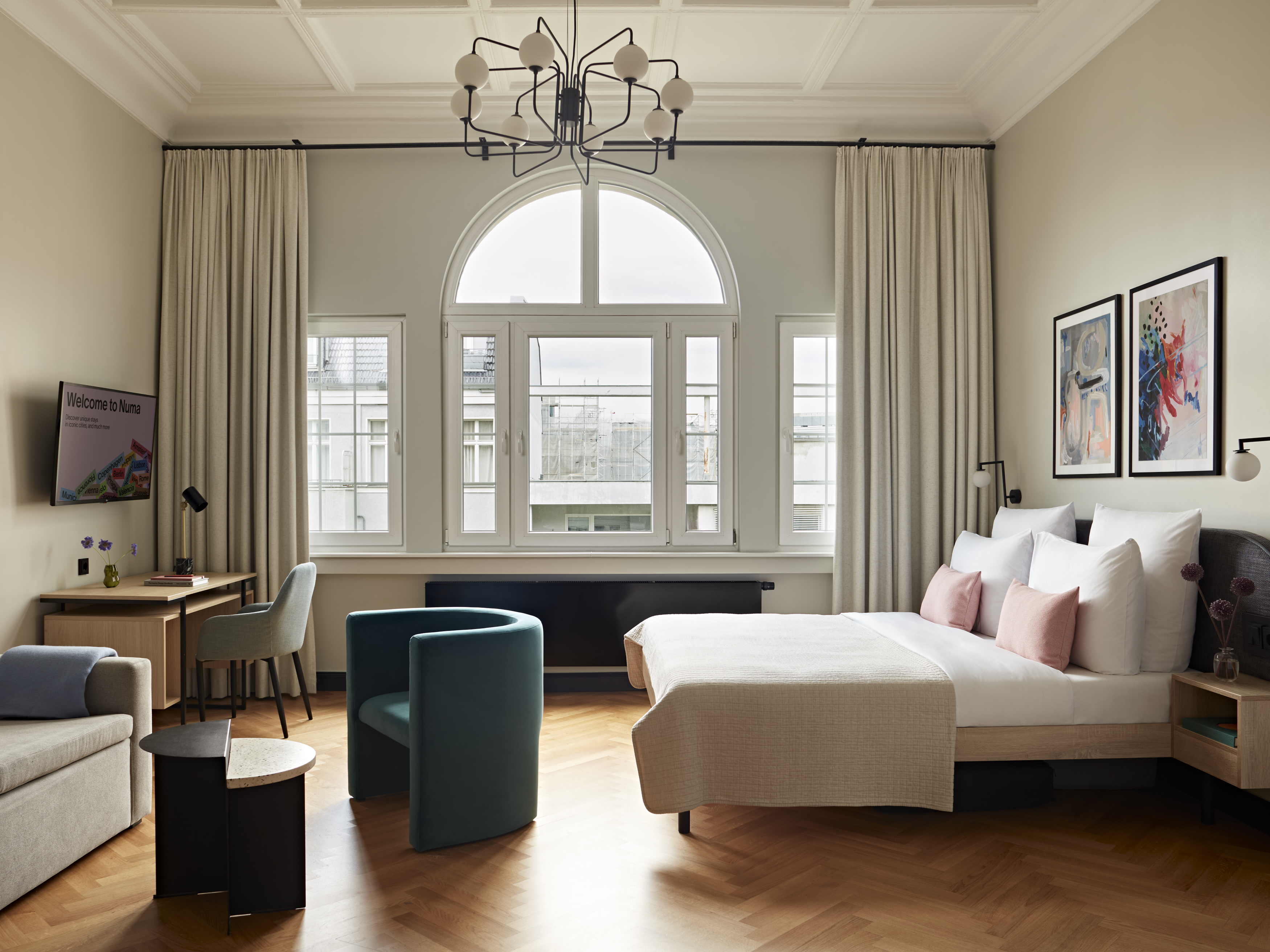 Numa | Large Studio w/ Kitchenette & Sofabed