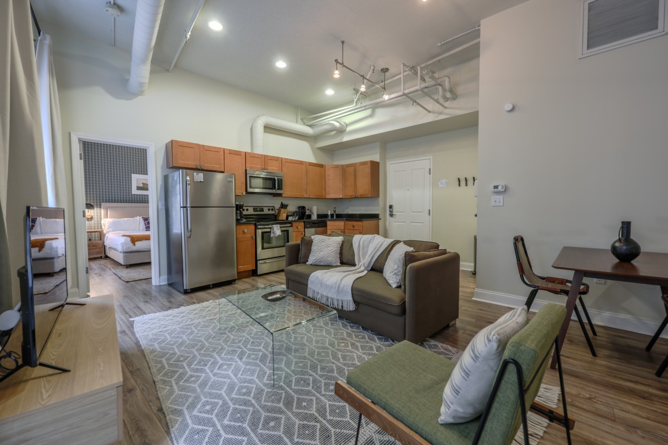 Bold, Spacious 2br in Boston's Financial District