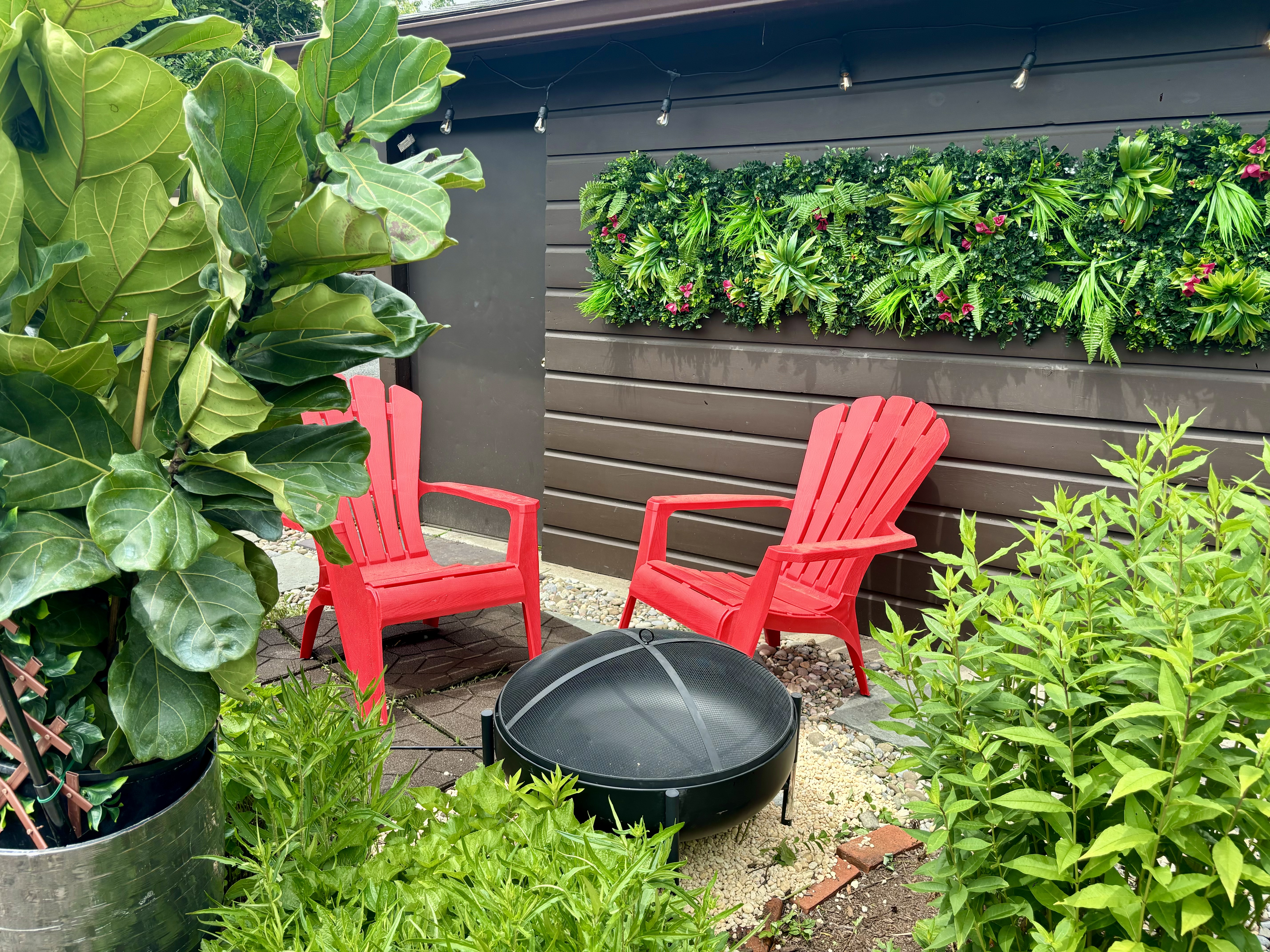 Cozy 2 bedroom steps from Lake and town.