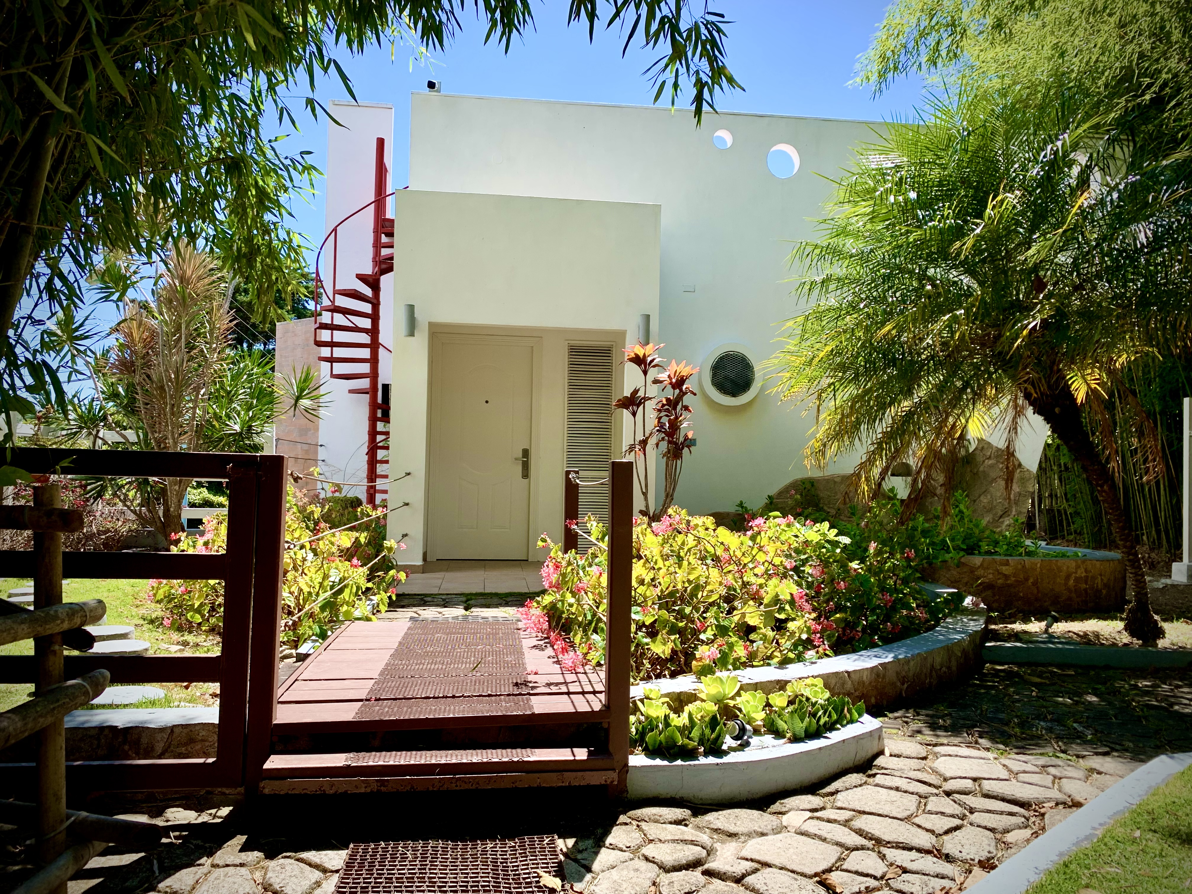 Spacious 3BR walking distance, close to everything