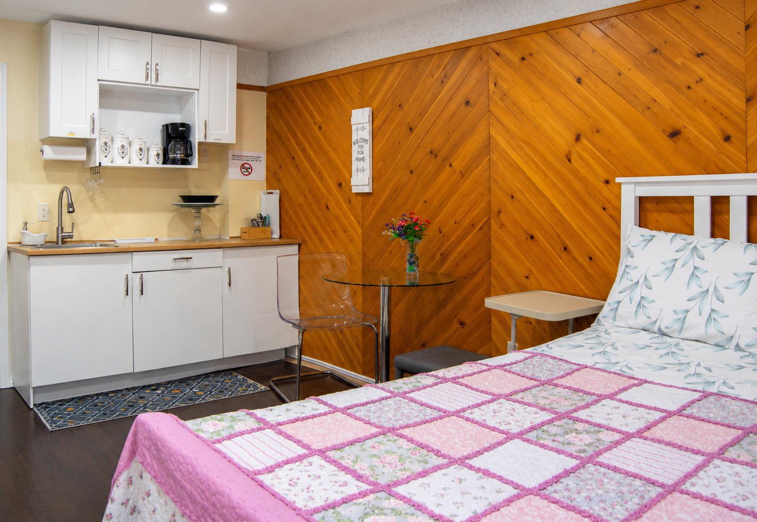 Private studio w/ personal washroom near Airport