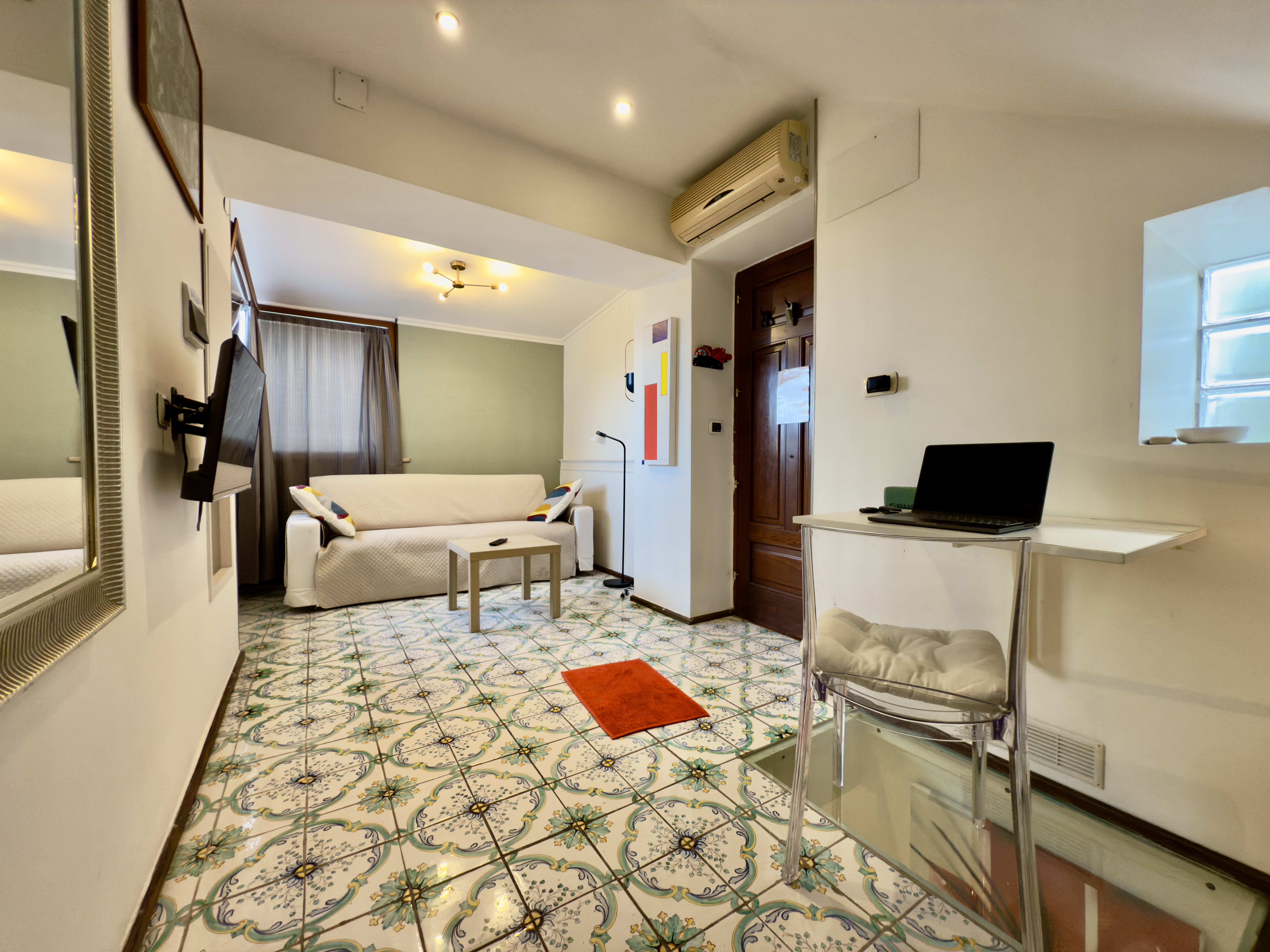 Guest house whit private parking, Naples in Posillipo, Naples