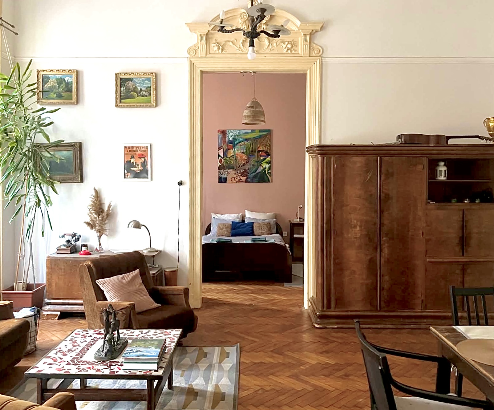 *Special, Spacious (90 sqm), Downtown Apt.*