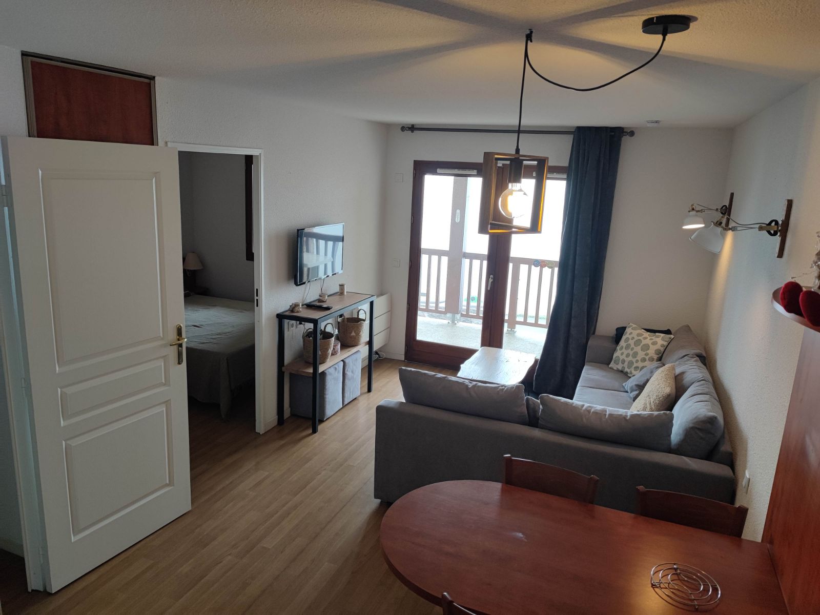 Comfortable apartment with a pool