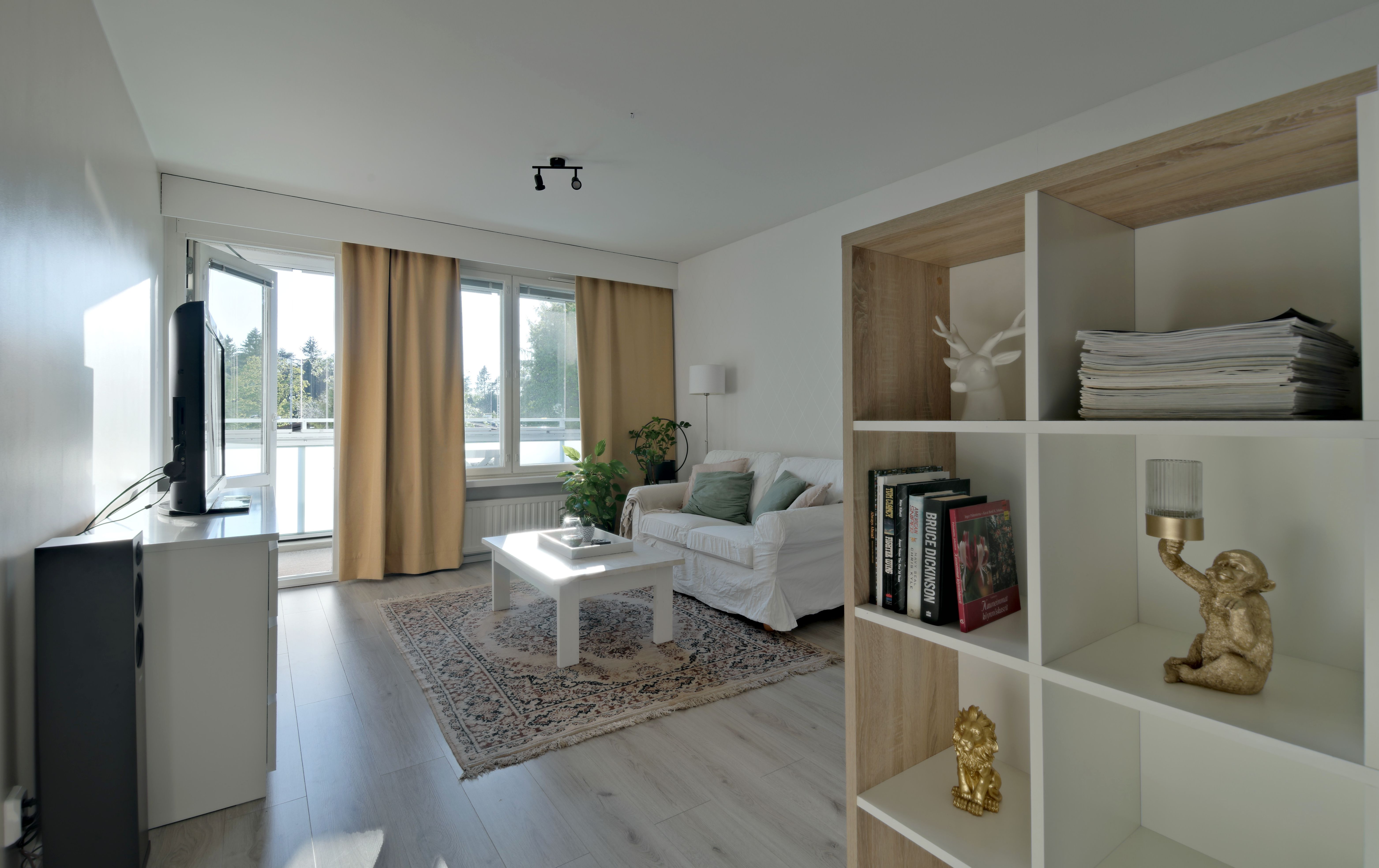 2-room apt. w/ balcony