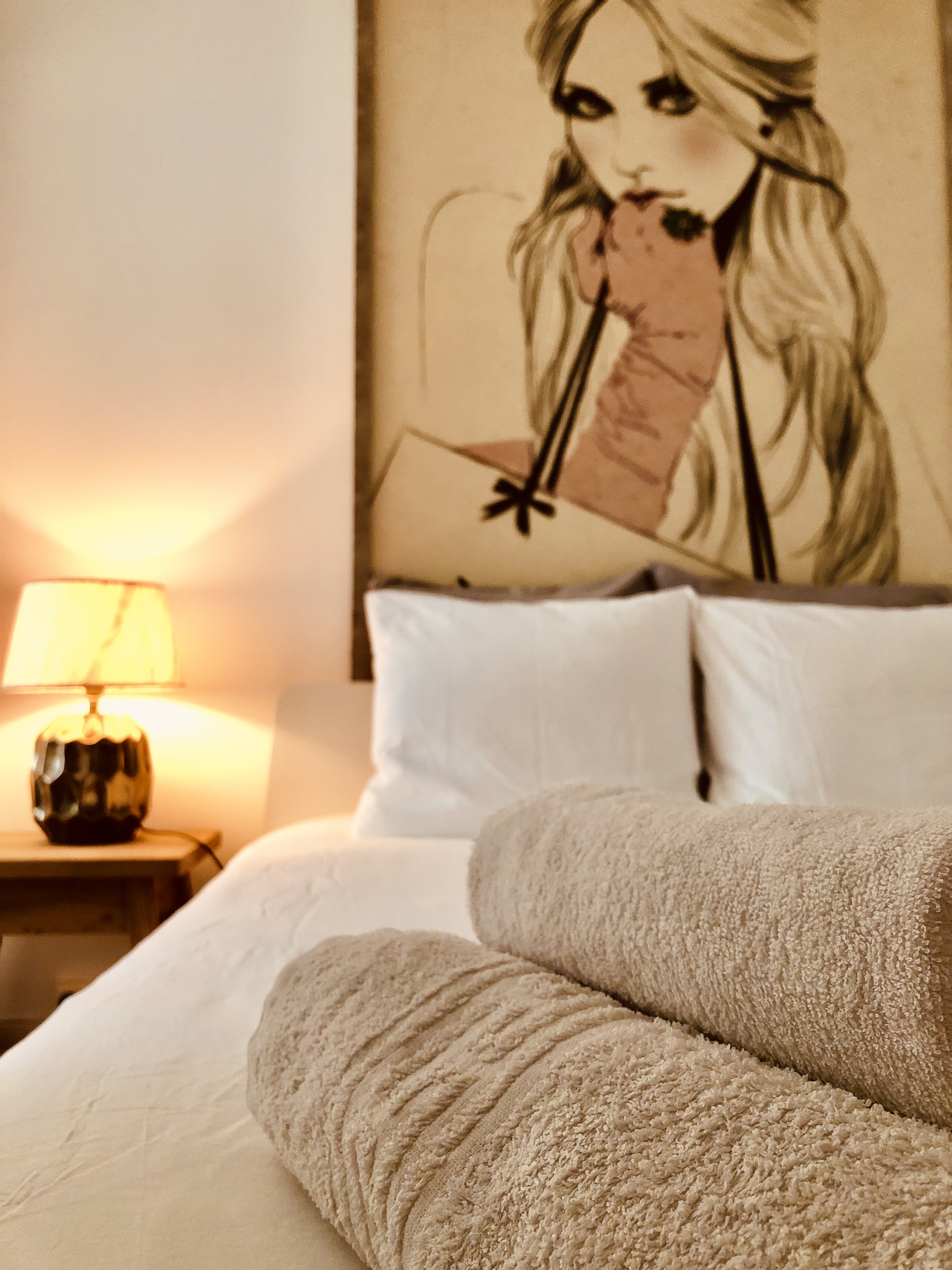 Room & Living Area – Lisbon, Baixa-Chiado