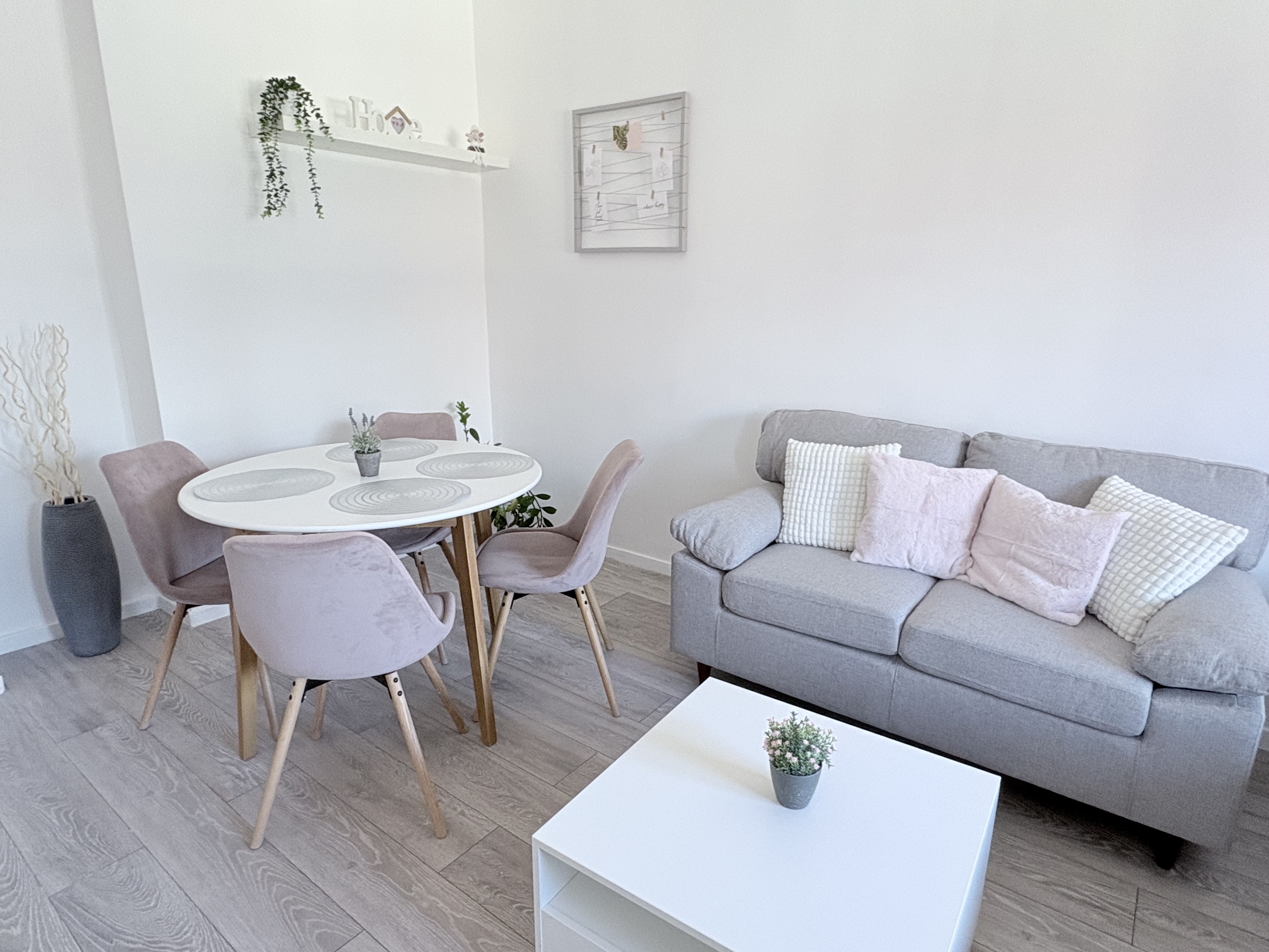 JAM Downtown Apartman with Free Parking and A/C