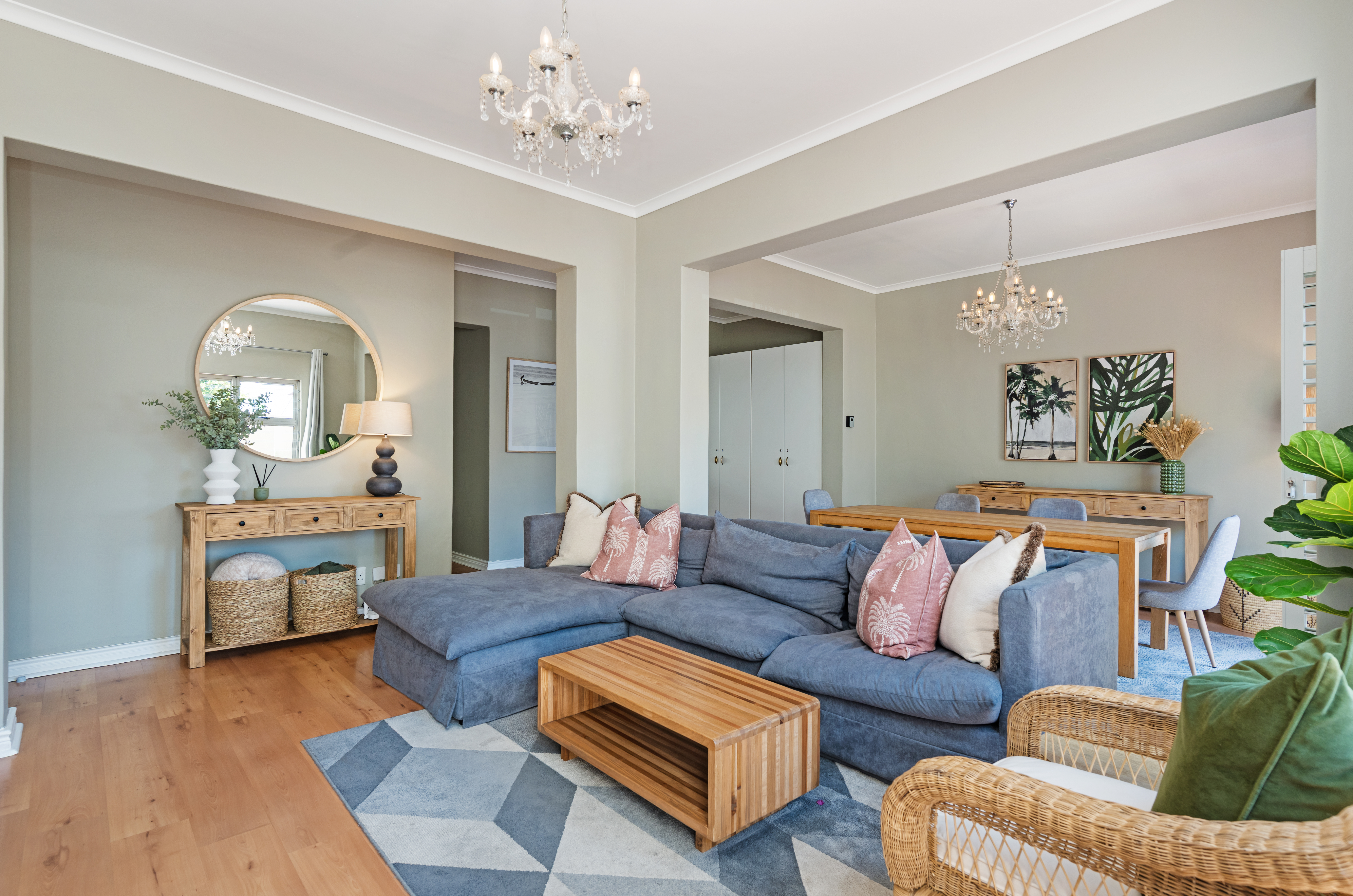 Central CT Green Point home, King Beds and Study in Ward 115, Cape Town