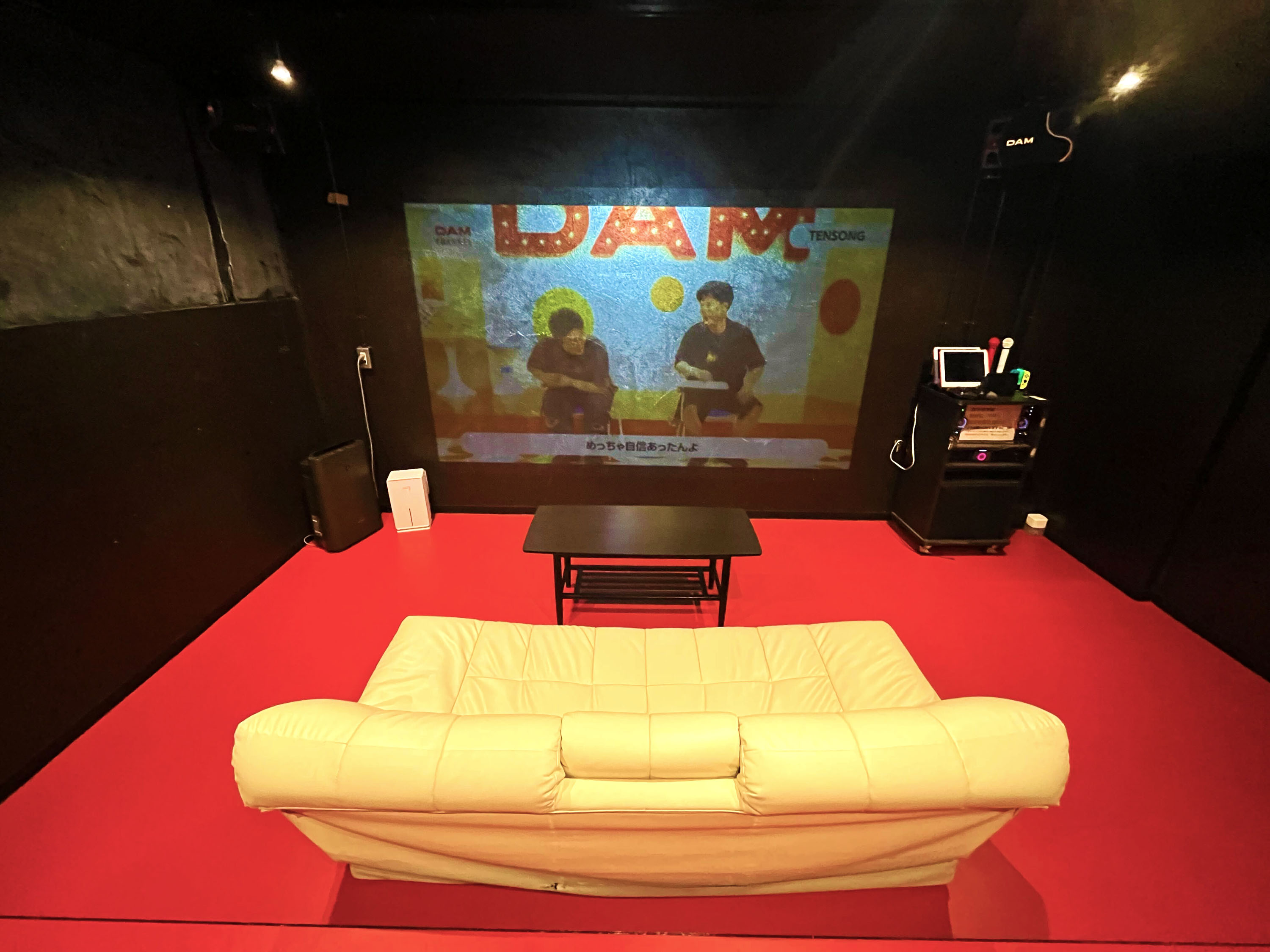 "80㎡・20名以上可"カラオケDAM|200インチシアター|防音室|The THEATER|中野駅