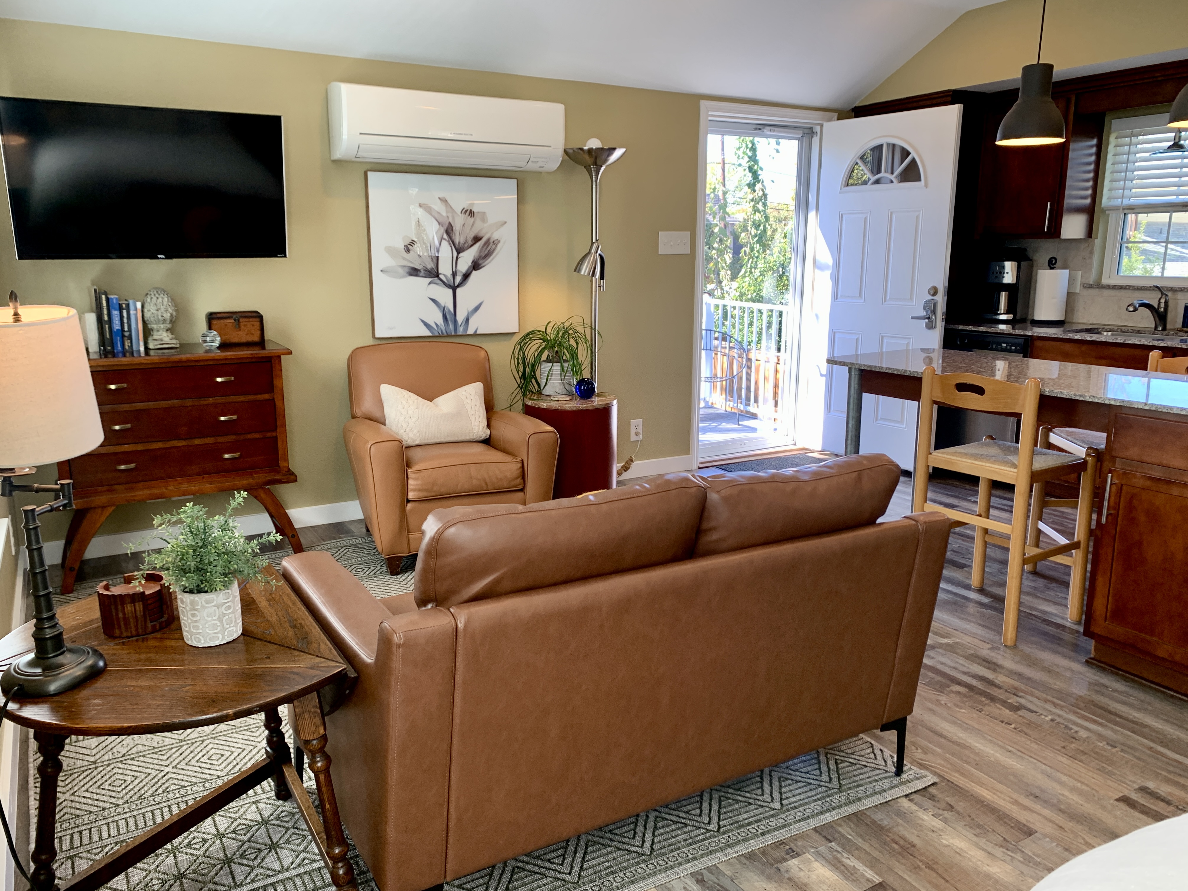 Private and Perfectly Located by Greenville Ave. in District 14, Dallas