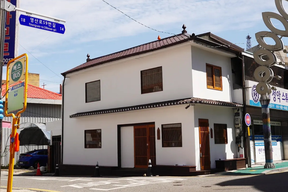 Check out 11: 00
2nd floor private house
Fully licensed accommodation! Peace of mind!