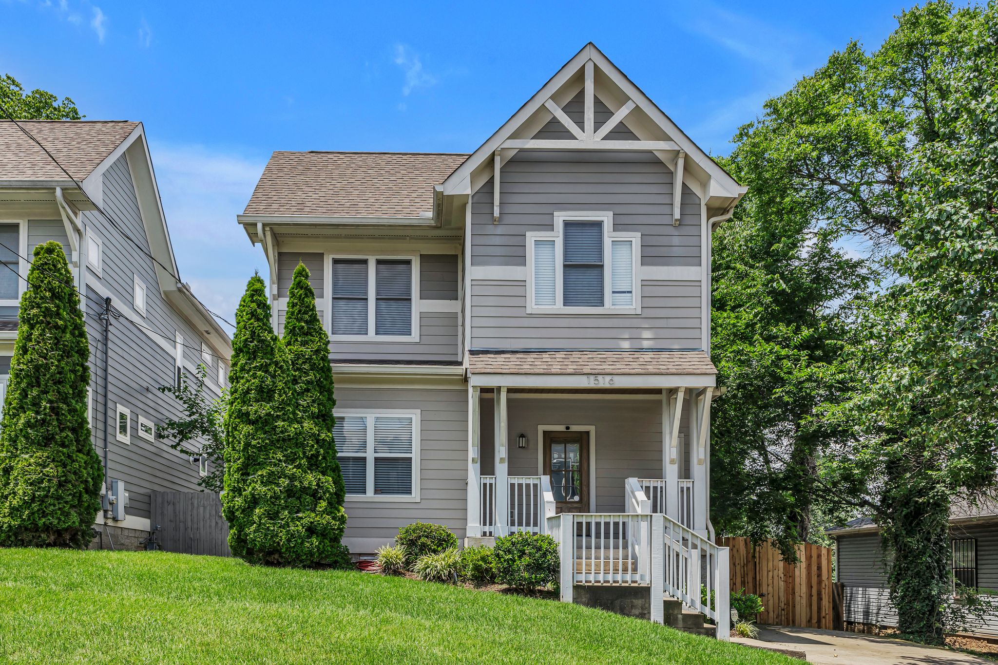 *4BR/3BA- FirePit, HotTub, Event Space, Family in District 5, Nashville