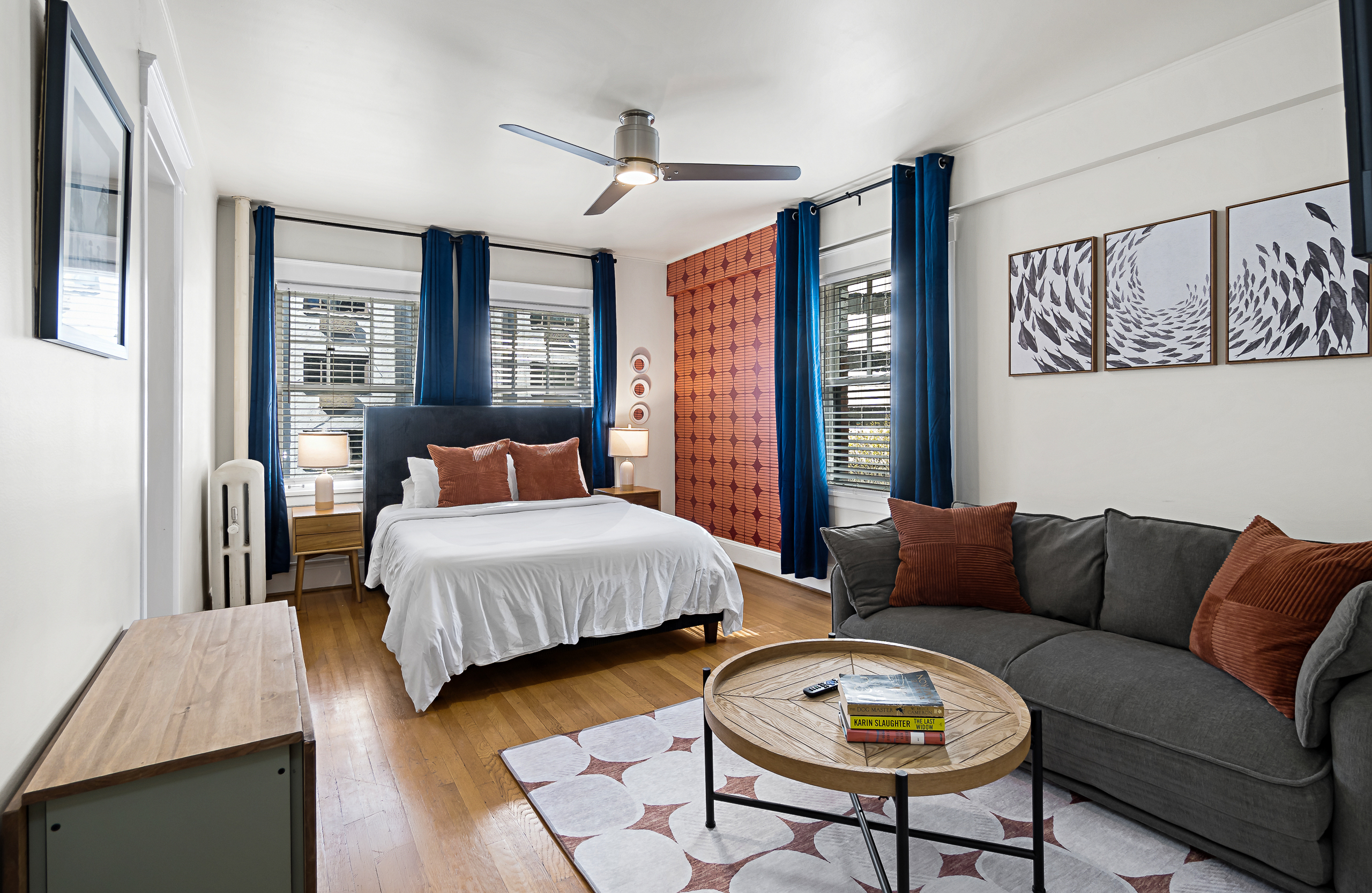 Charming Studio - Downtown Seattle - 98 Walk Score