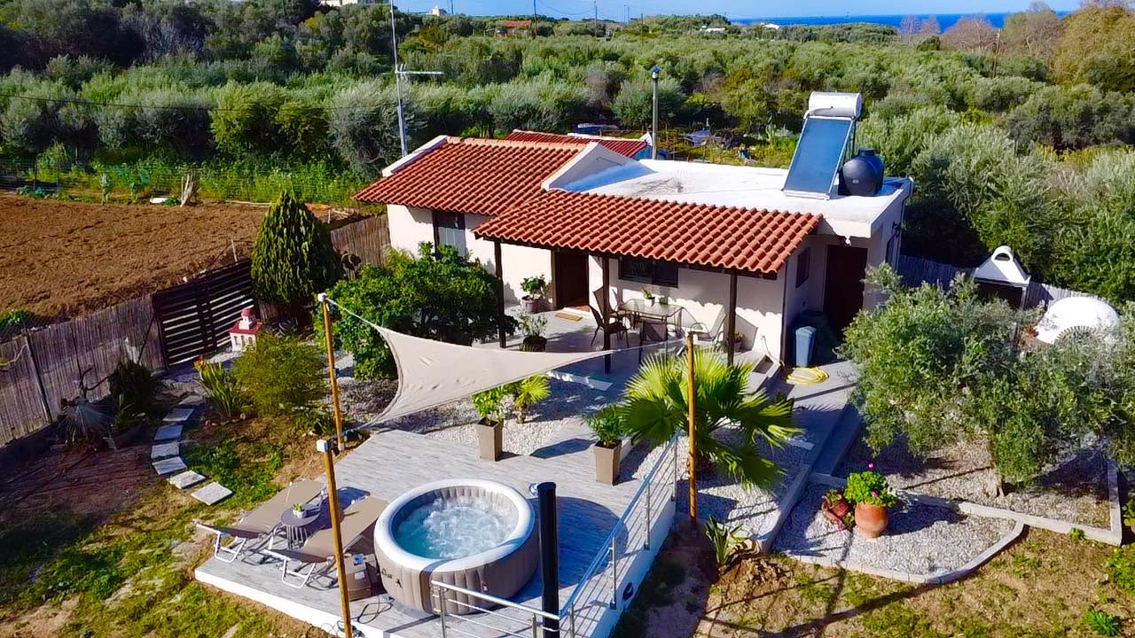 Sun-sevieria 5 ' from the beach. - Farm stays for Rent in Chania