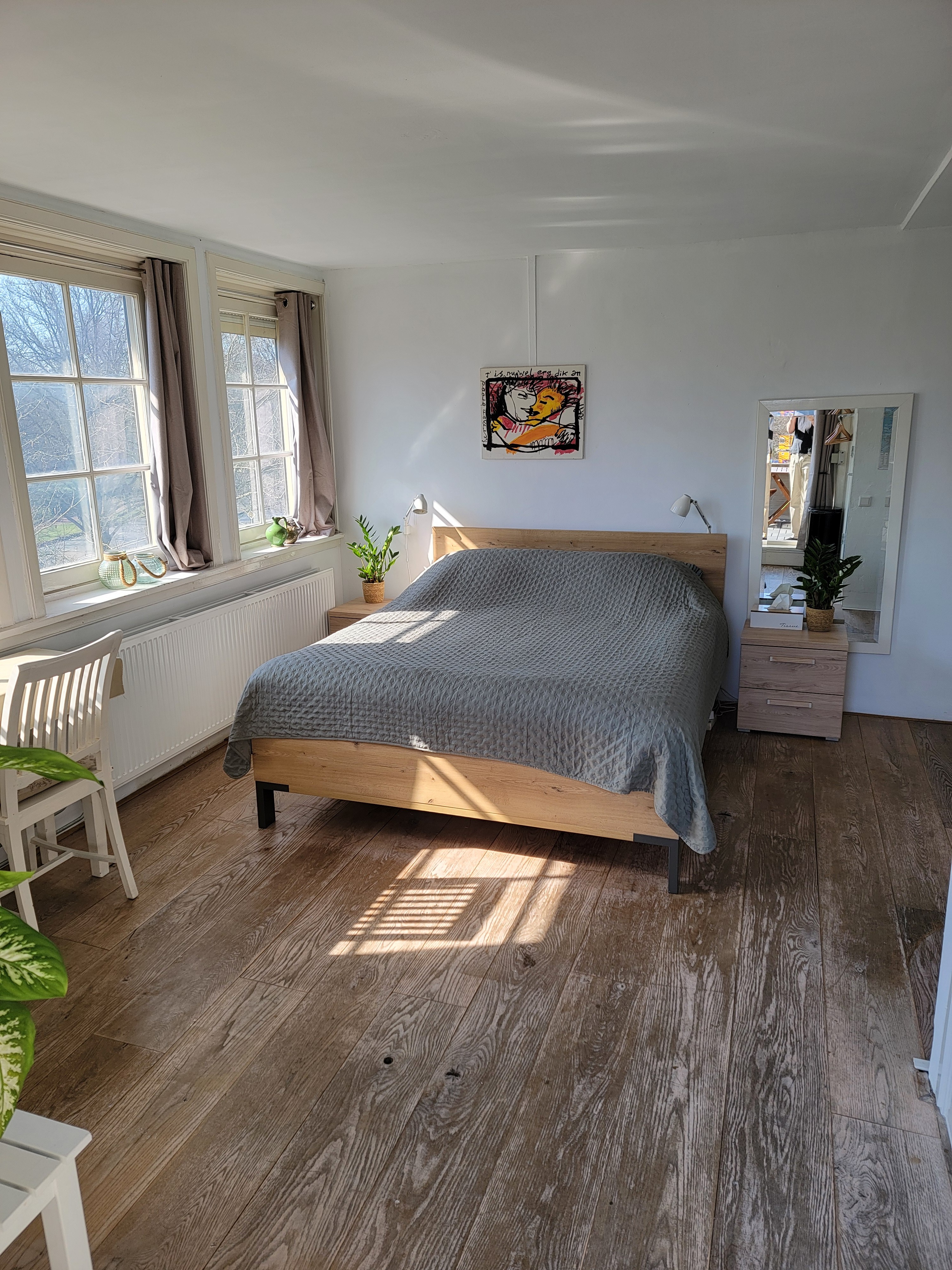 Spacious room with private bathroom