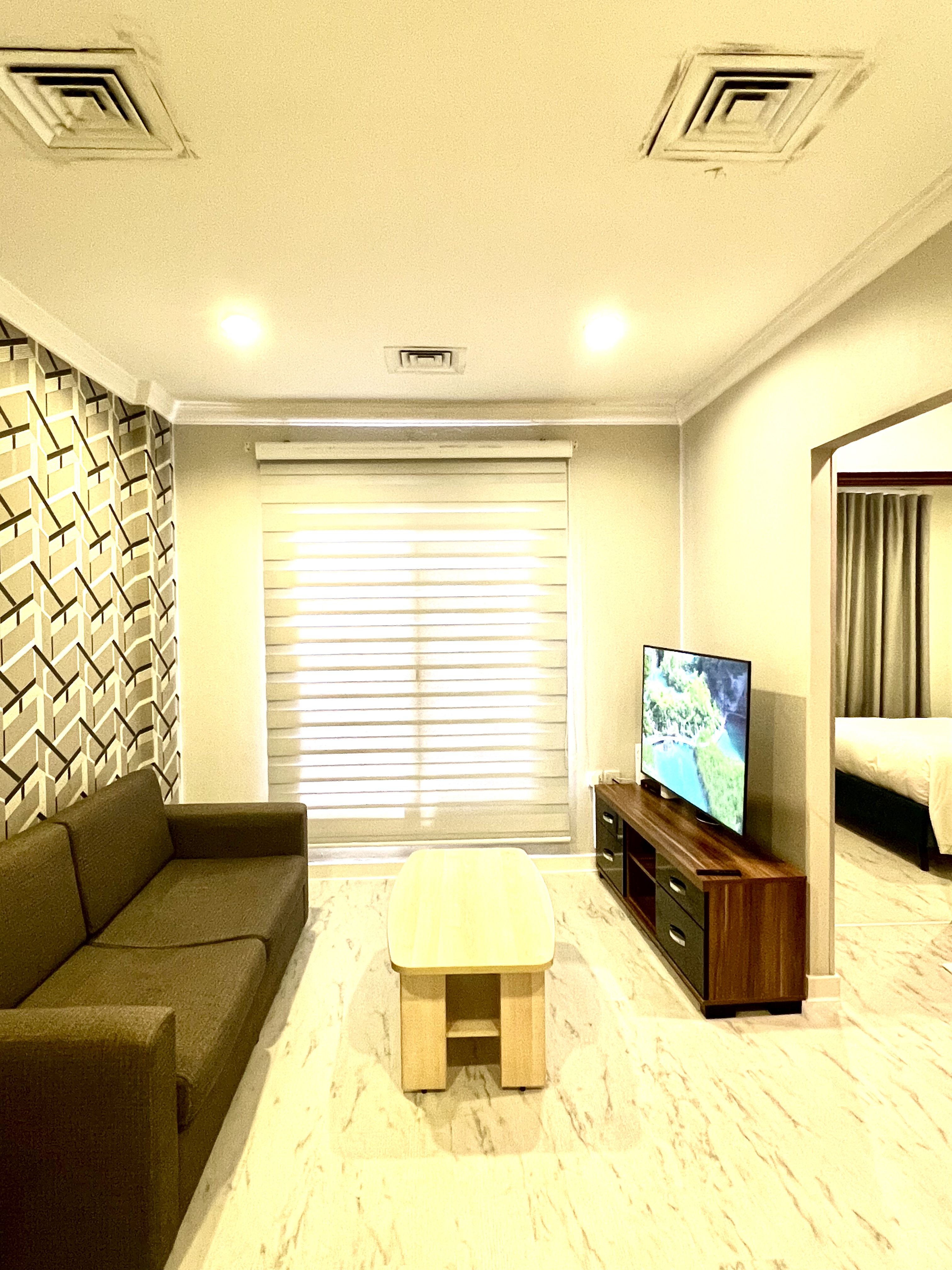 #Furnished Apartment with 5G  internet + Netflix#