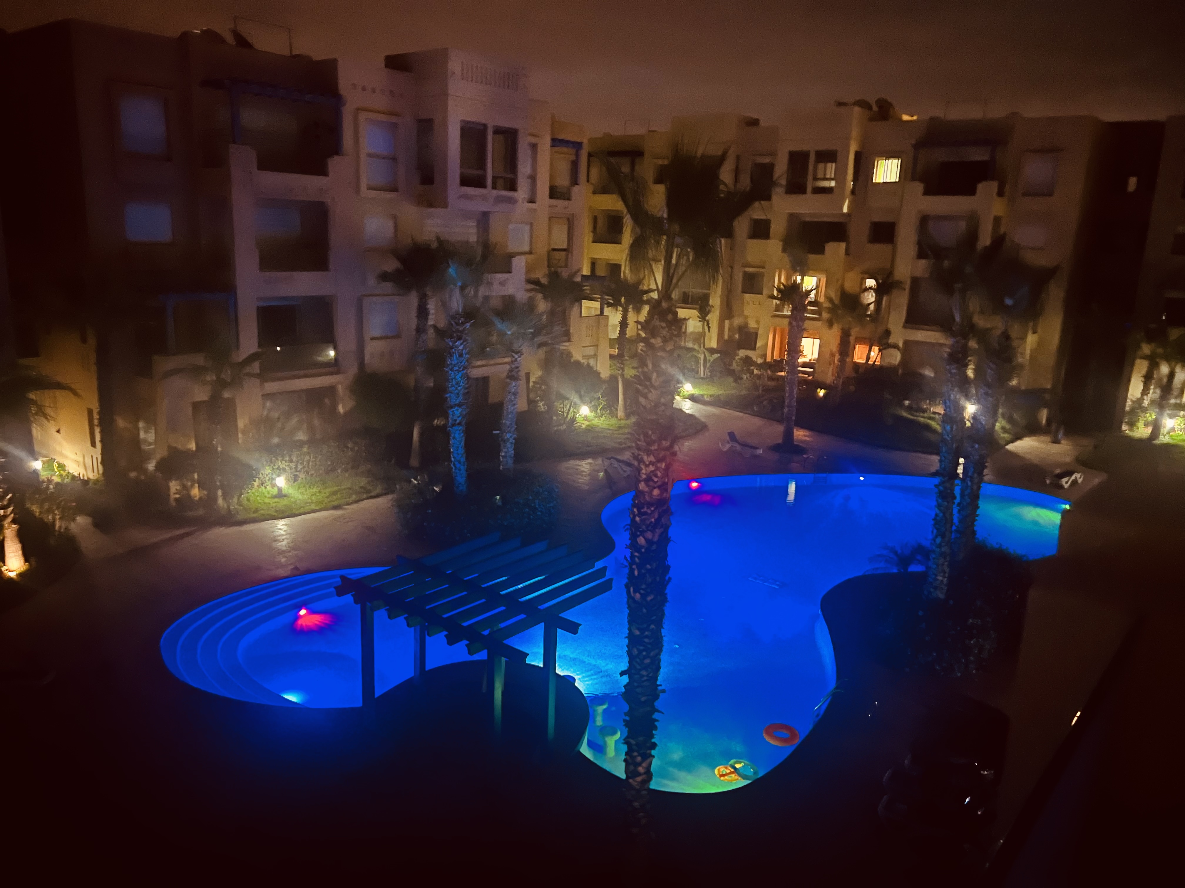 Aprt high standard quiet pool view ocean view