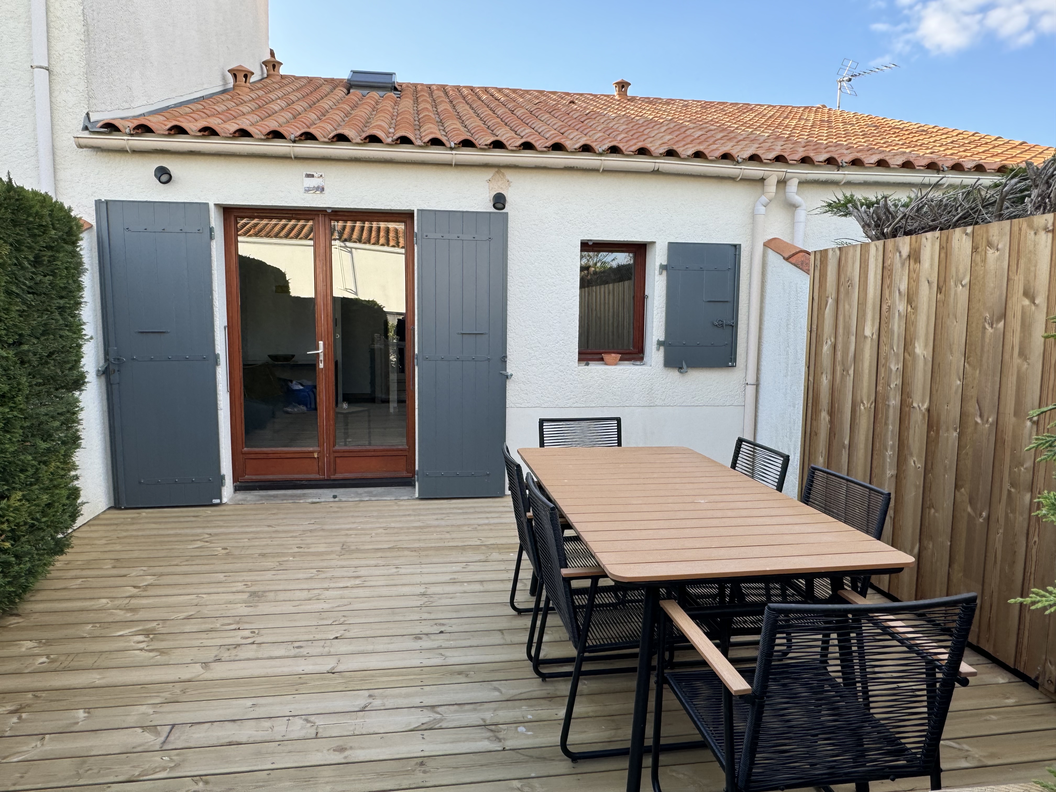 Accommodation near ocean! 4 people 2 beds!