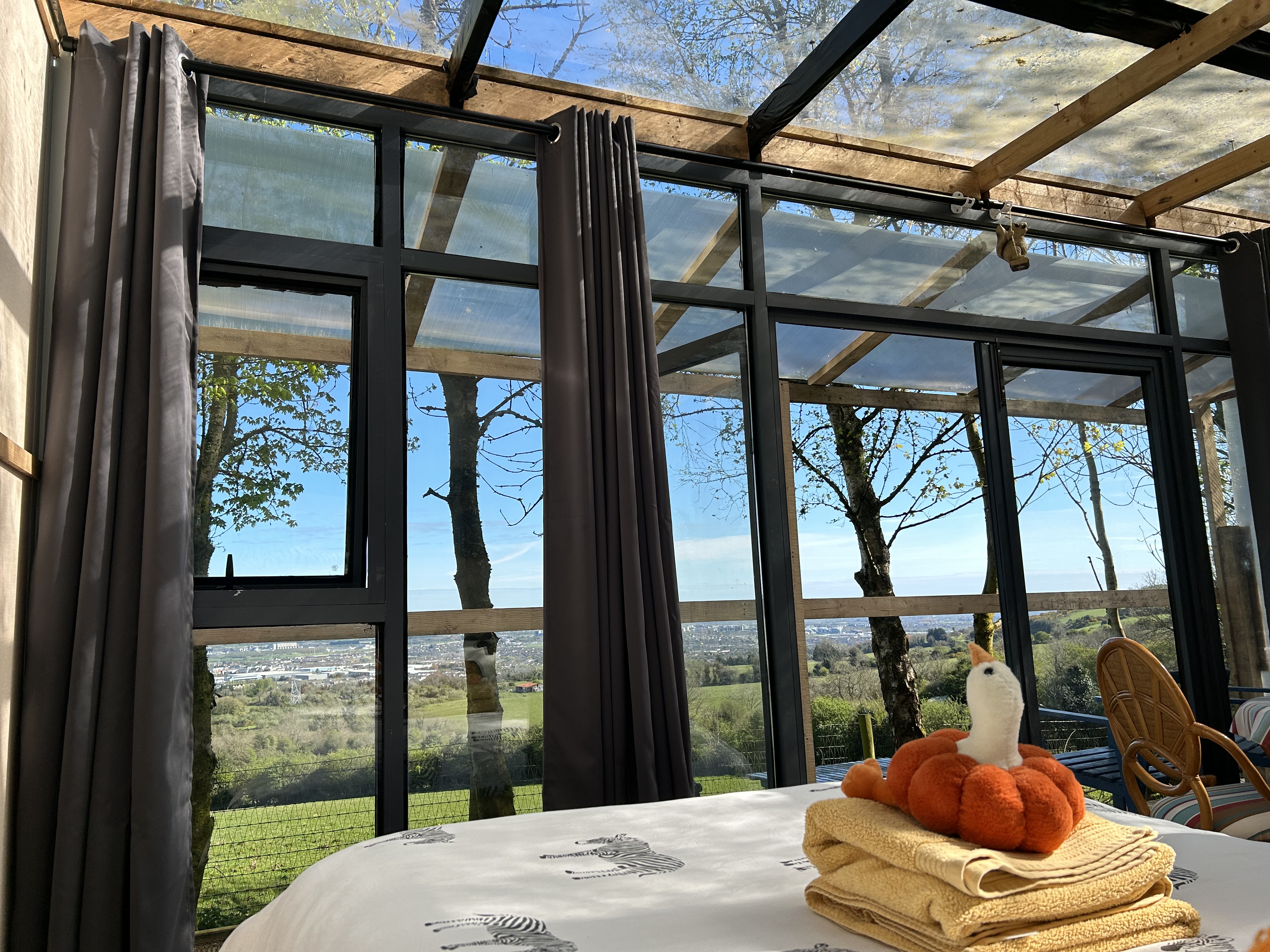 Sky gazer Cabin-Farm Animals, Hot Tub& Sauna Extra
