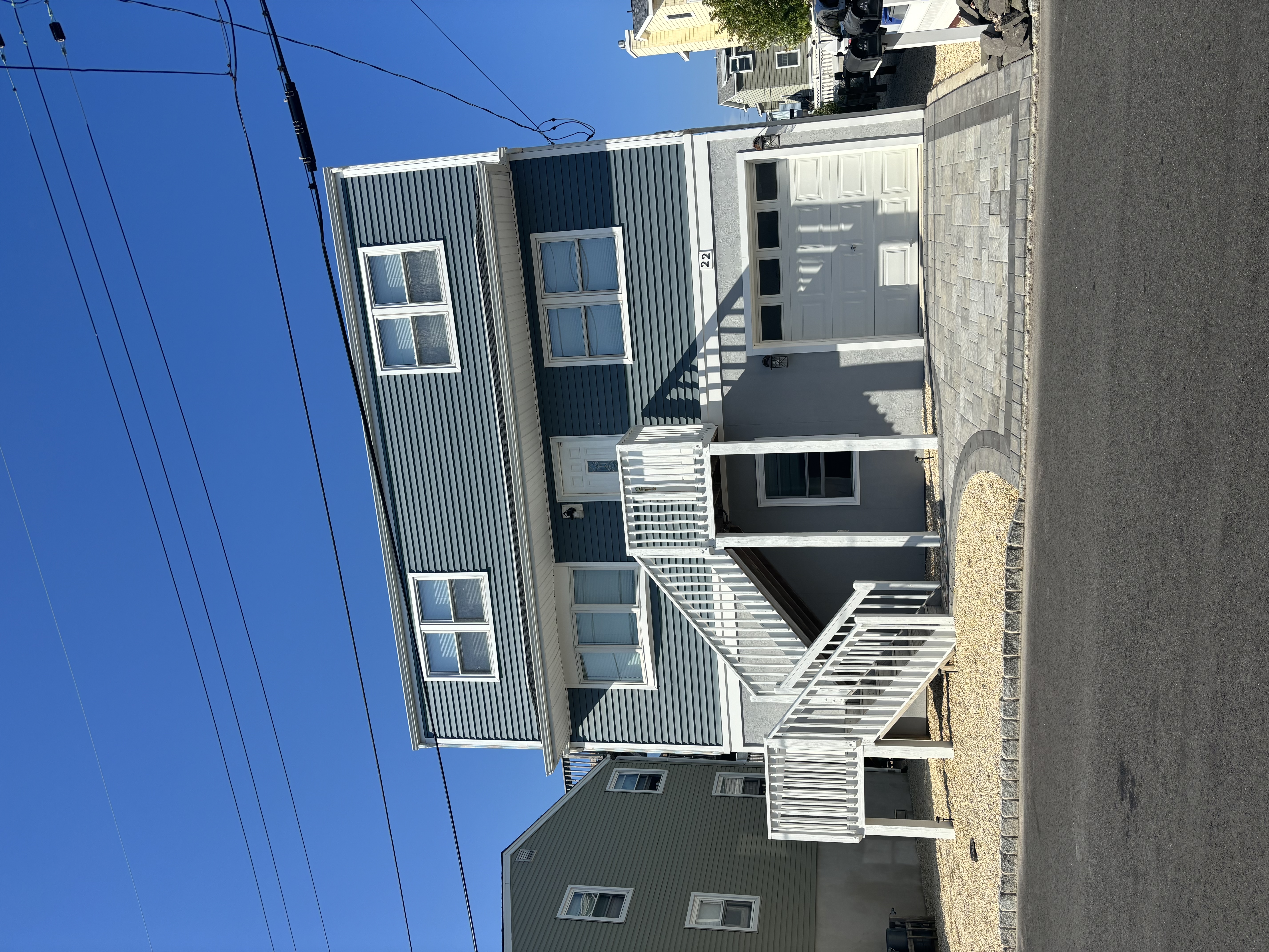 Beach Haven. 1st floor. 3 bedroom. 
Tir na N'Og