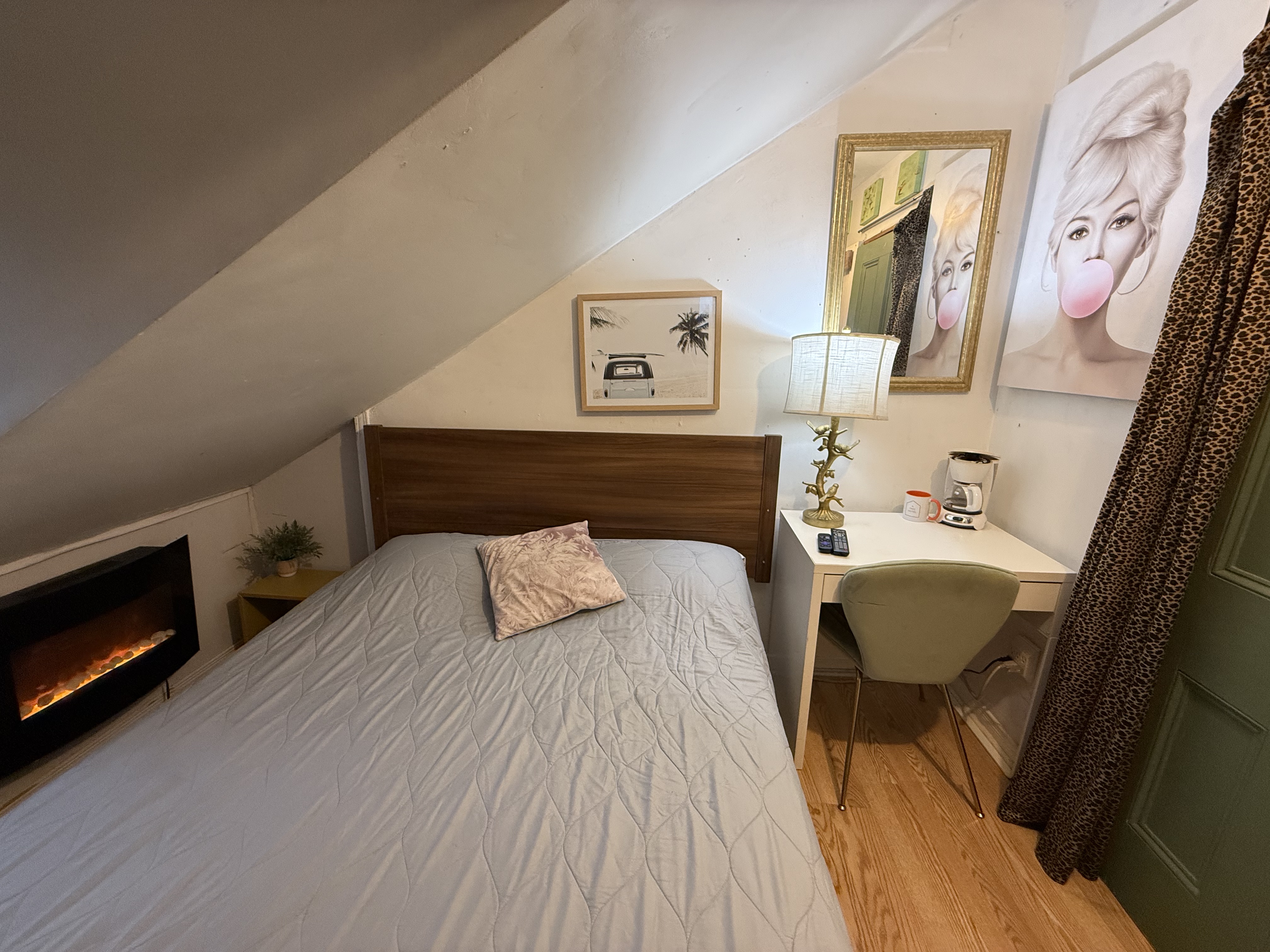 A Tiny Hotel: The Malibu Room