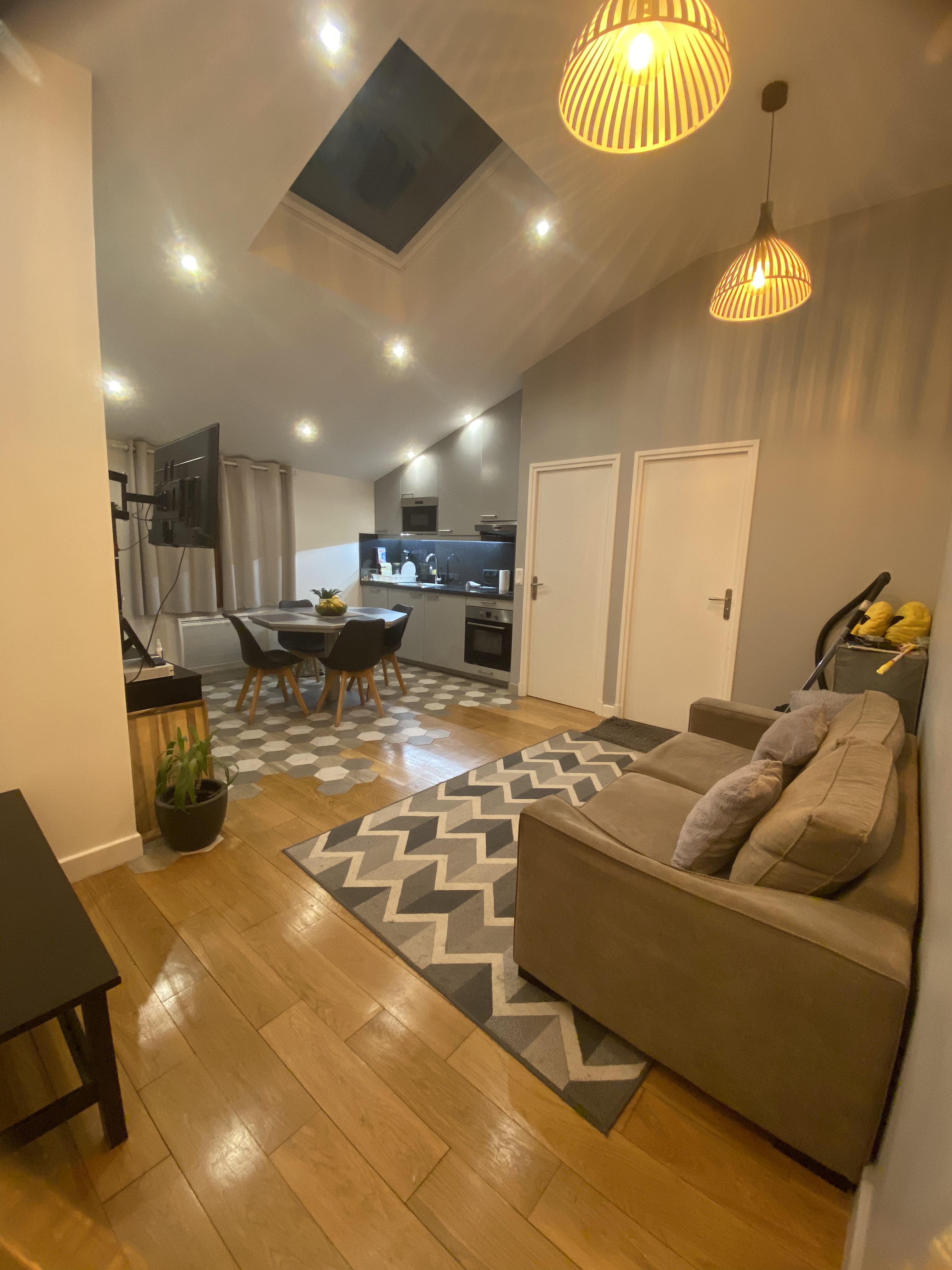 Apartment about Paris