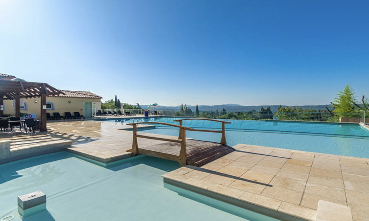 Studio en Résidence Vacances 4* with pool access