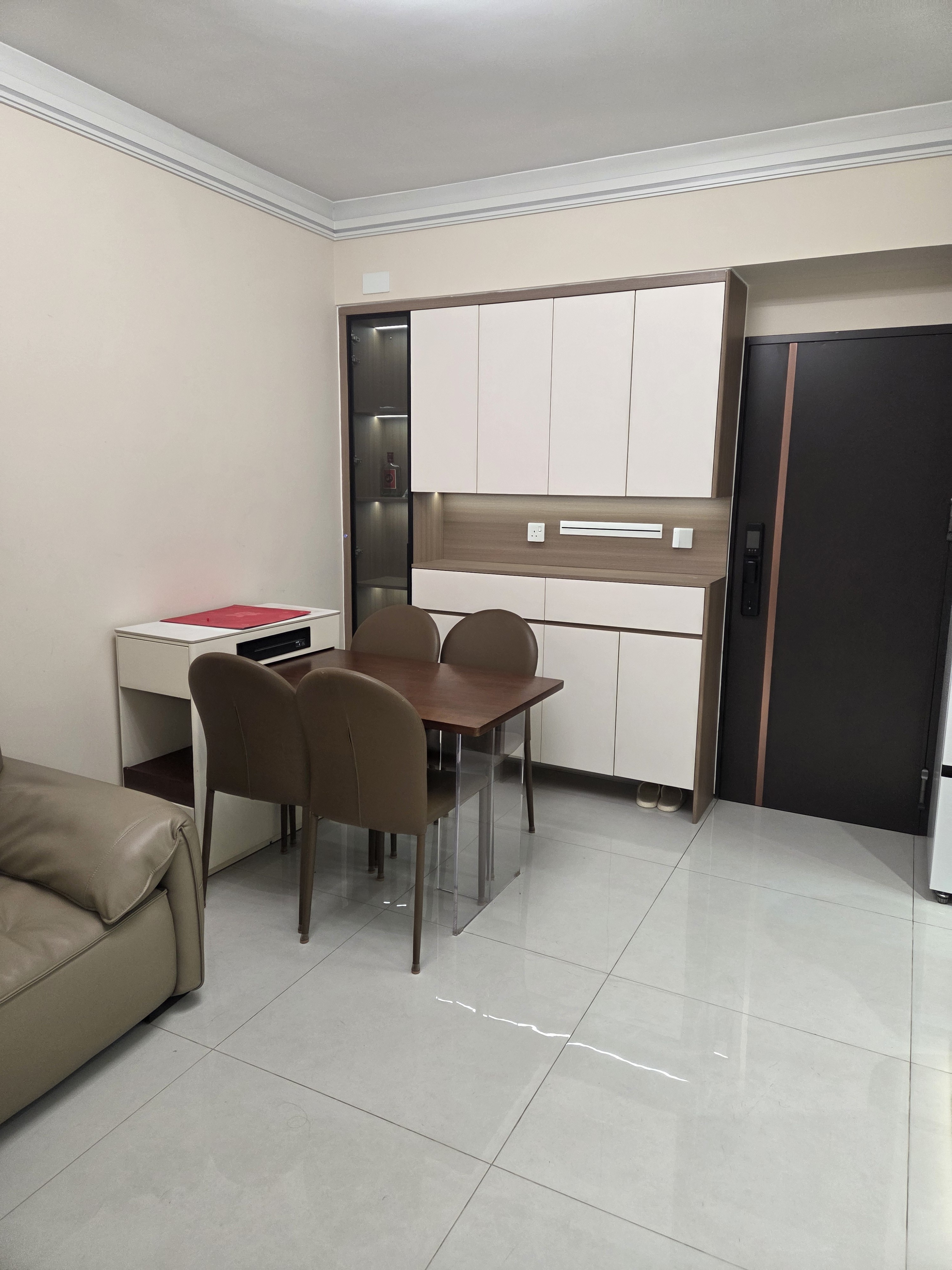 New deluxe apartment 3 rms fit 8 ppl