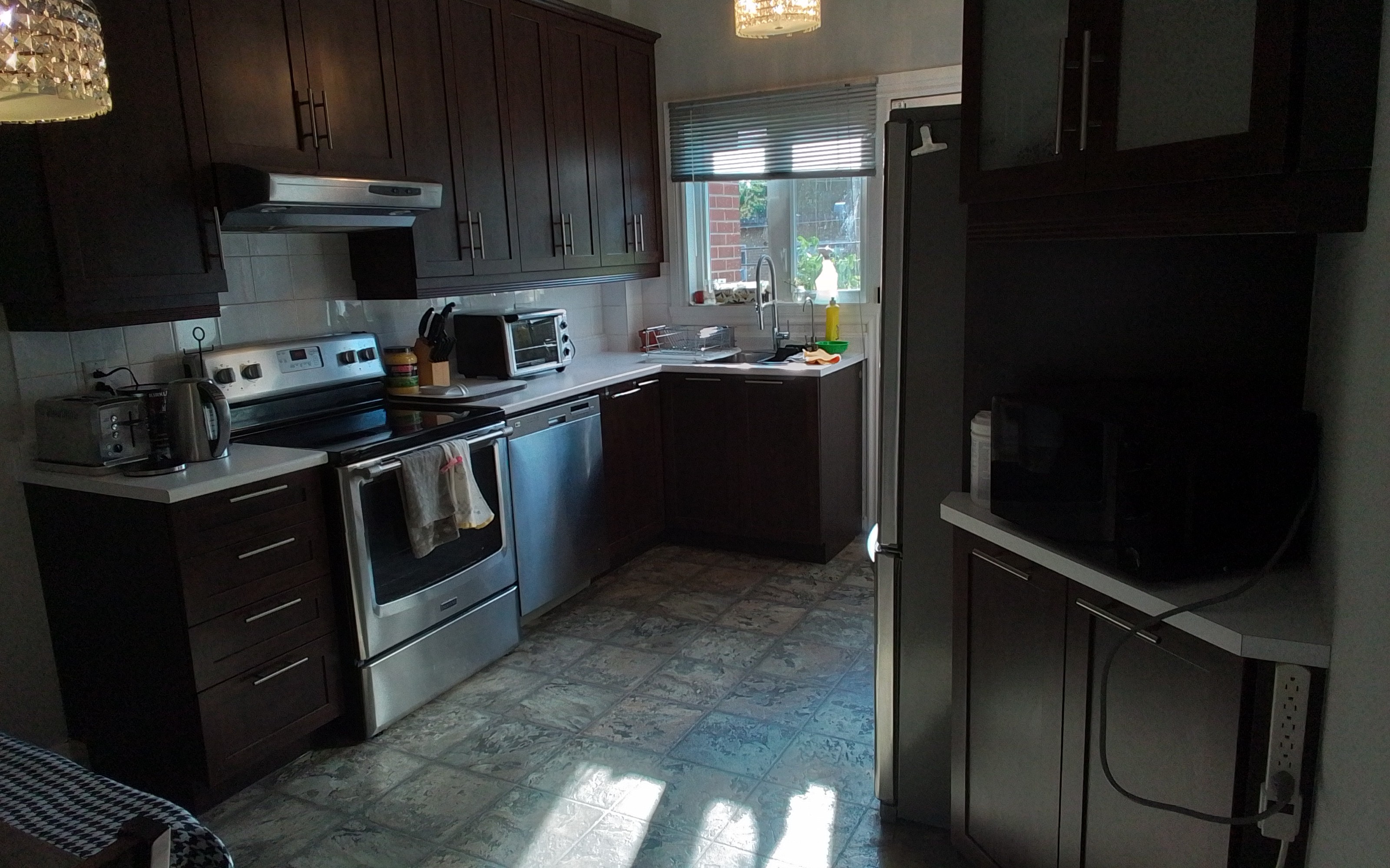 Room(ch1), Shared Space, Near Airport,