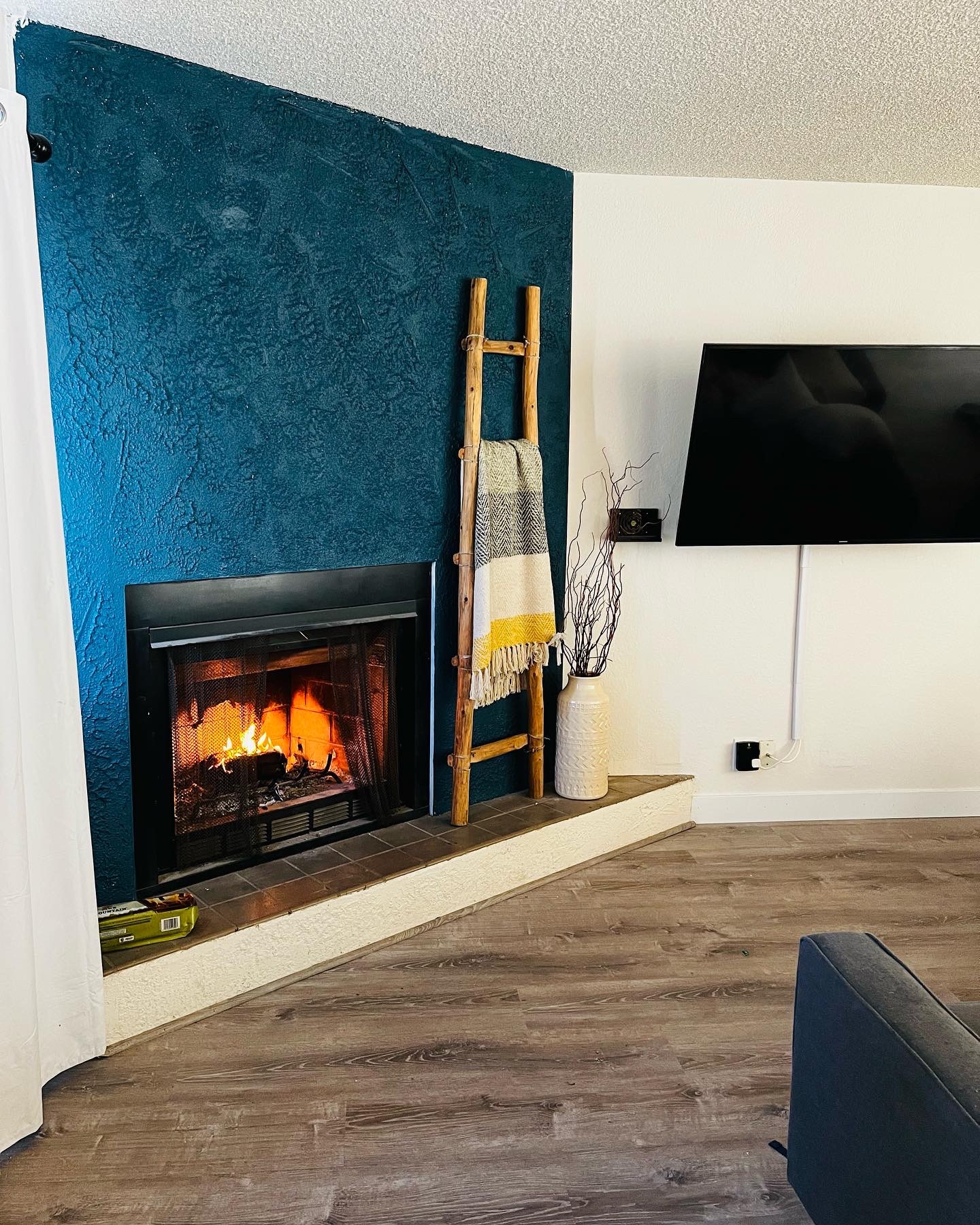 Cozy & Cheerful 2-Bed Home
