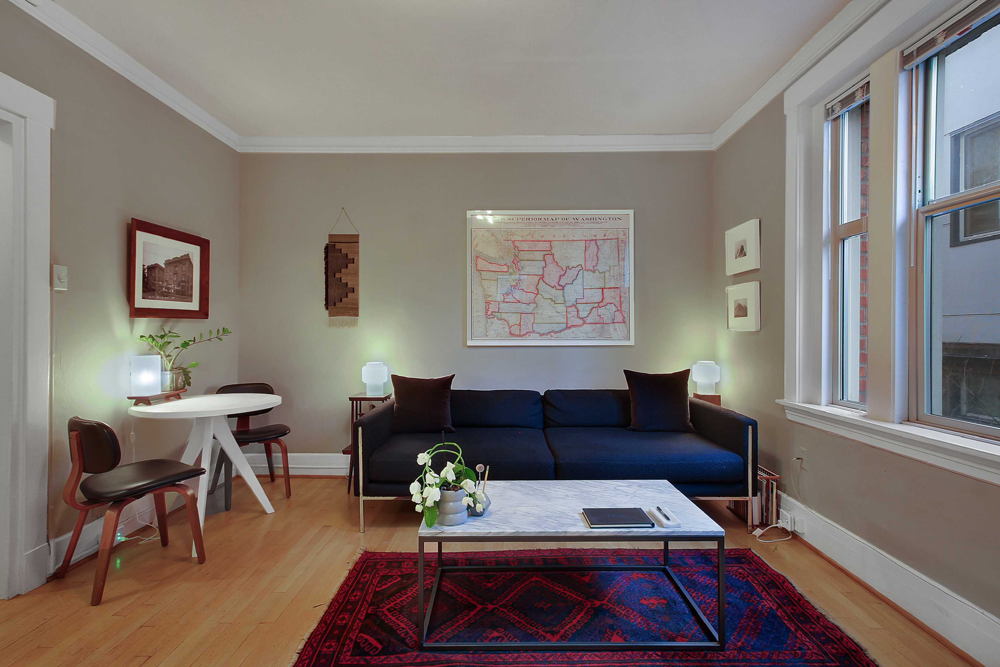 Stylish City Escape w/ Rooftop Views