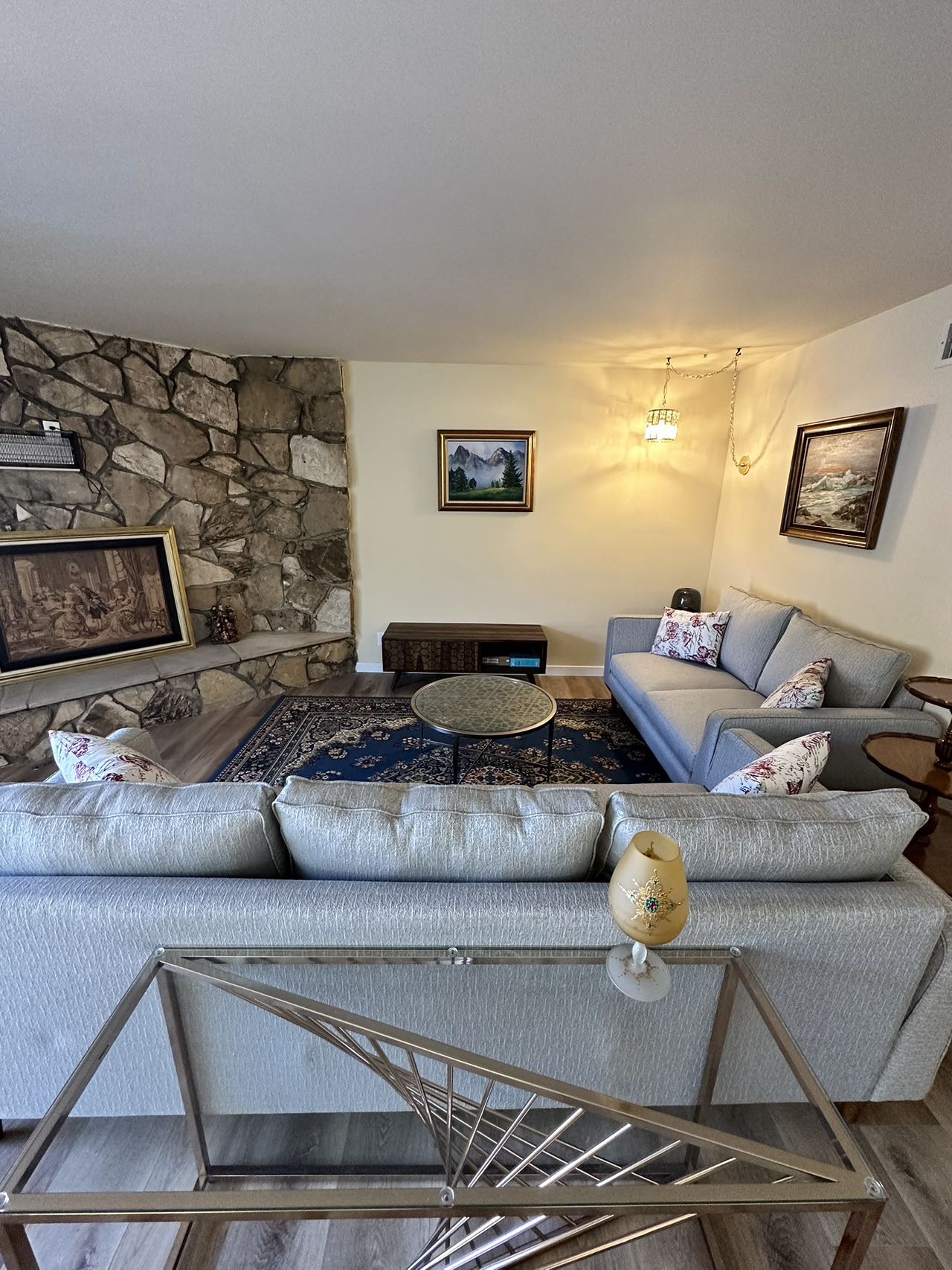 Comfort room for 1 person