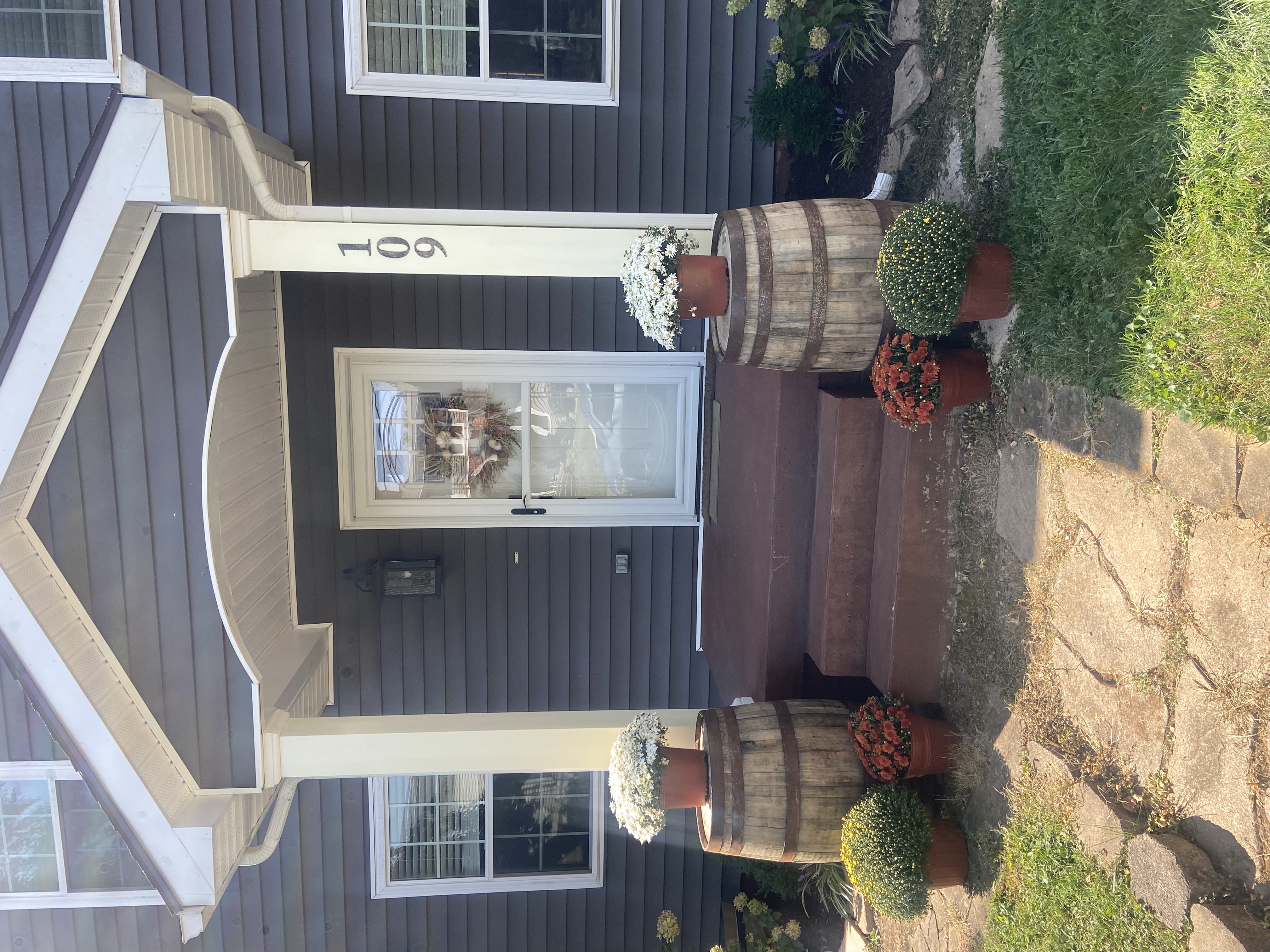 IN TOWN 3 BedRoom 2 1/2 bth  Sweet SouthernComfort