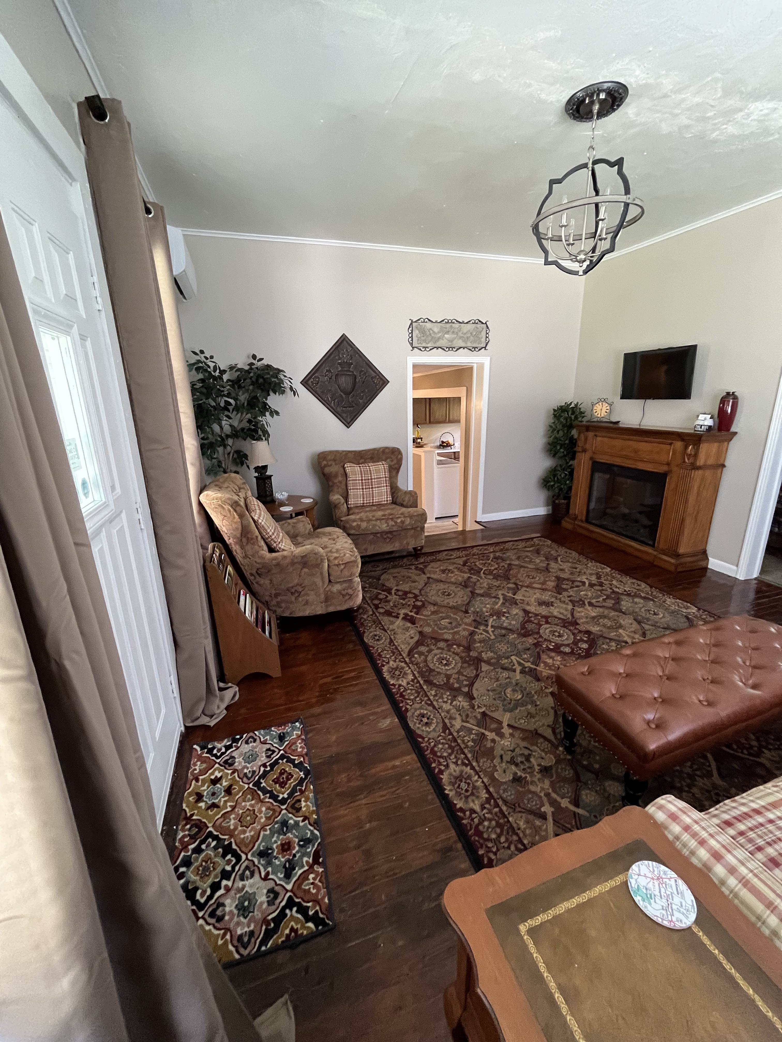 2 bedroom 1 bath attached cottage