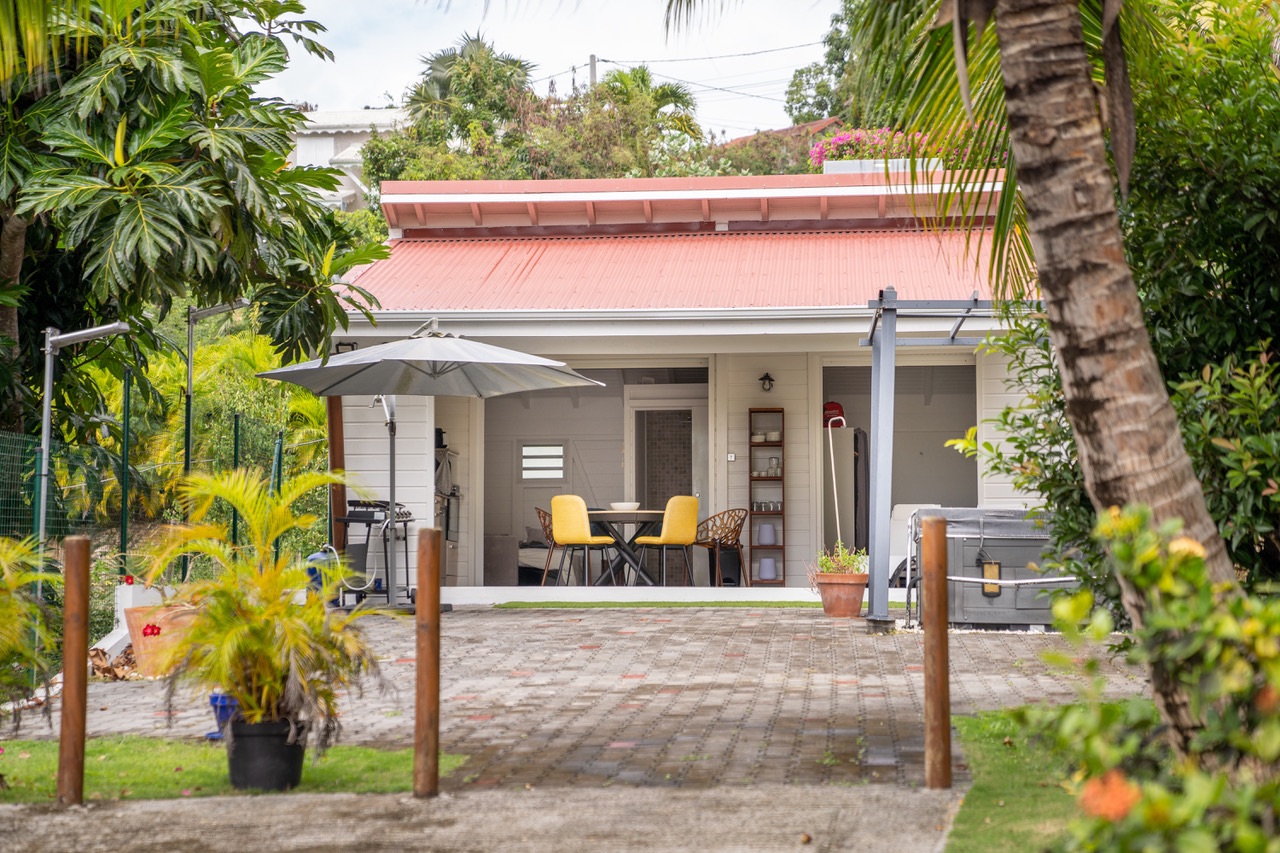 Corossol Bungalow with Hot Tub