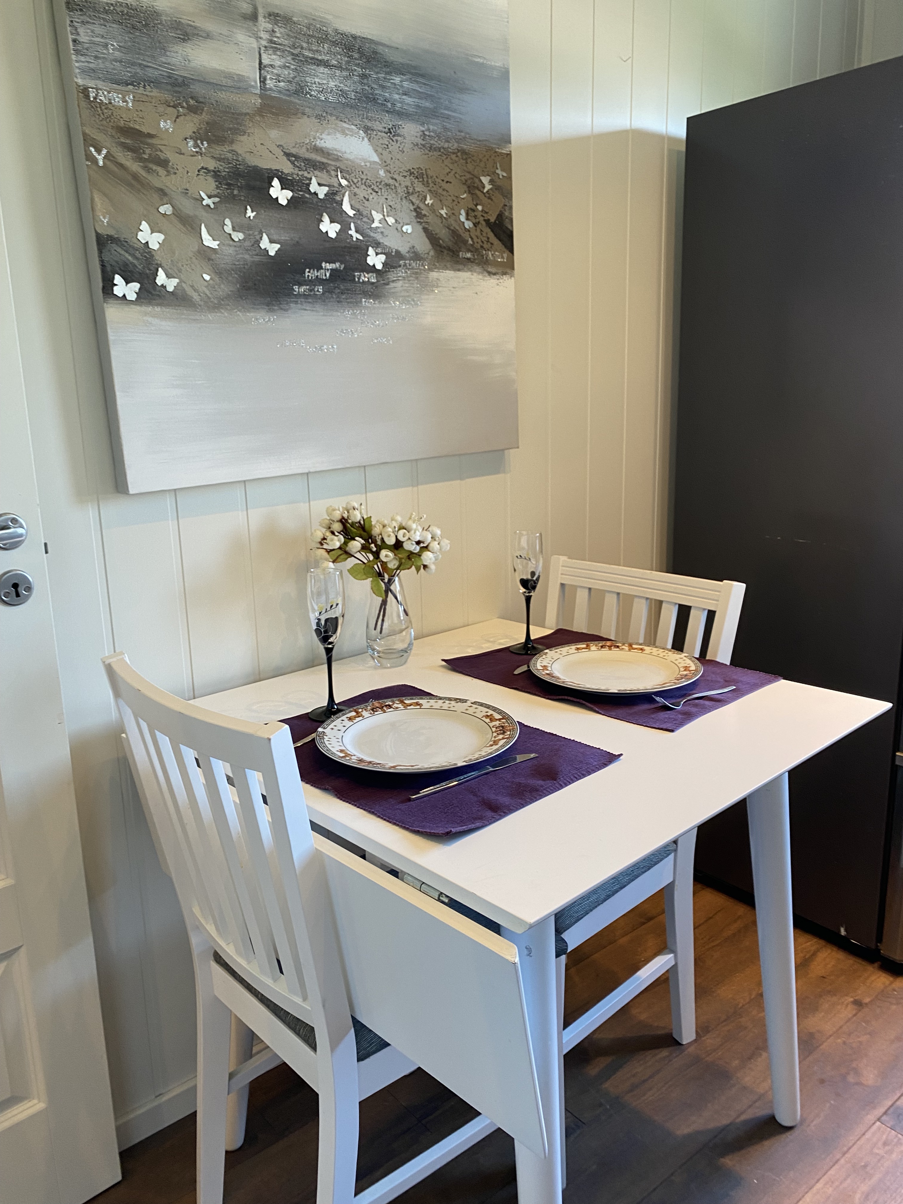 cozy bright downtown apartment