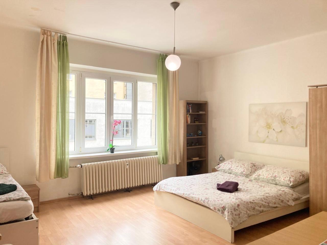 Central Old Town with Private Bathroom