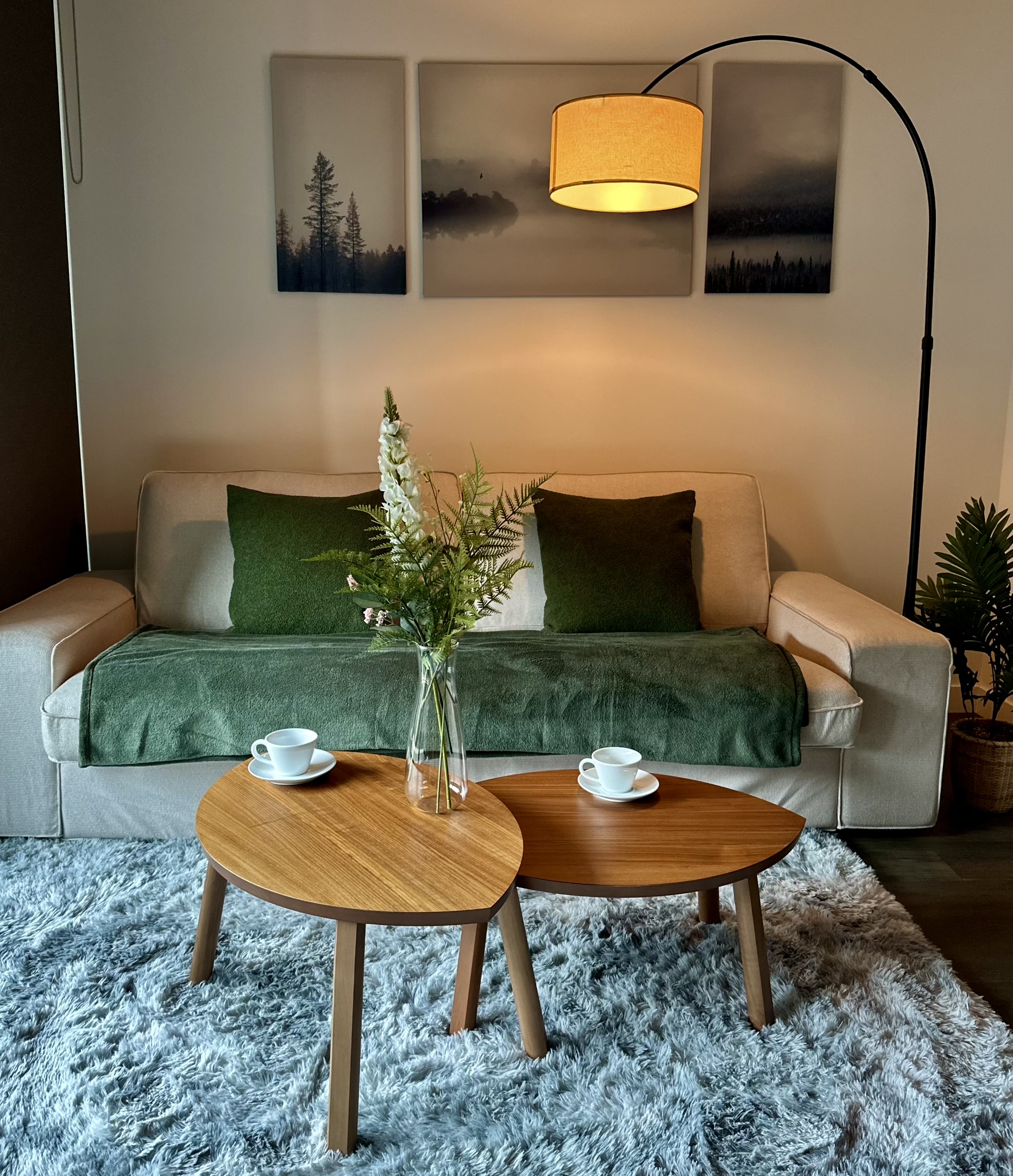 Stylish 2-BR Loft Modern Comfort with Gym&Pool