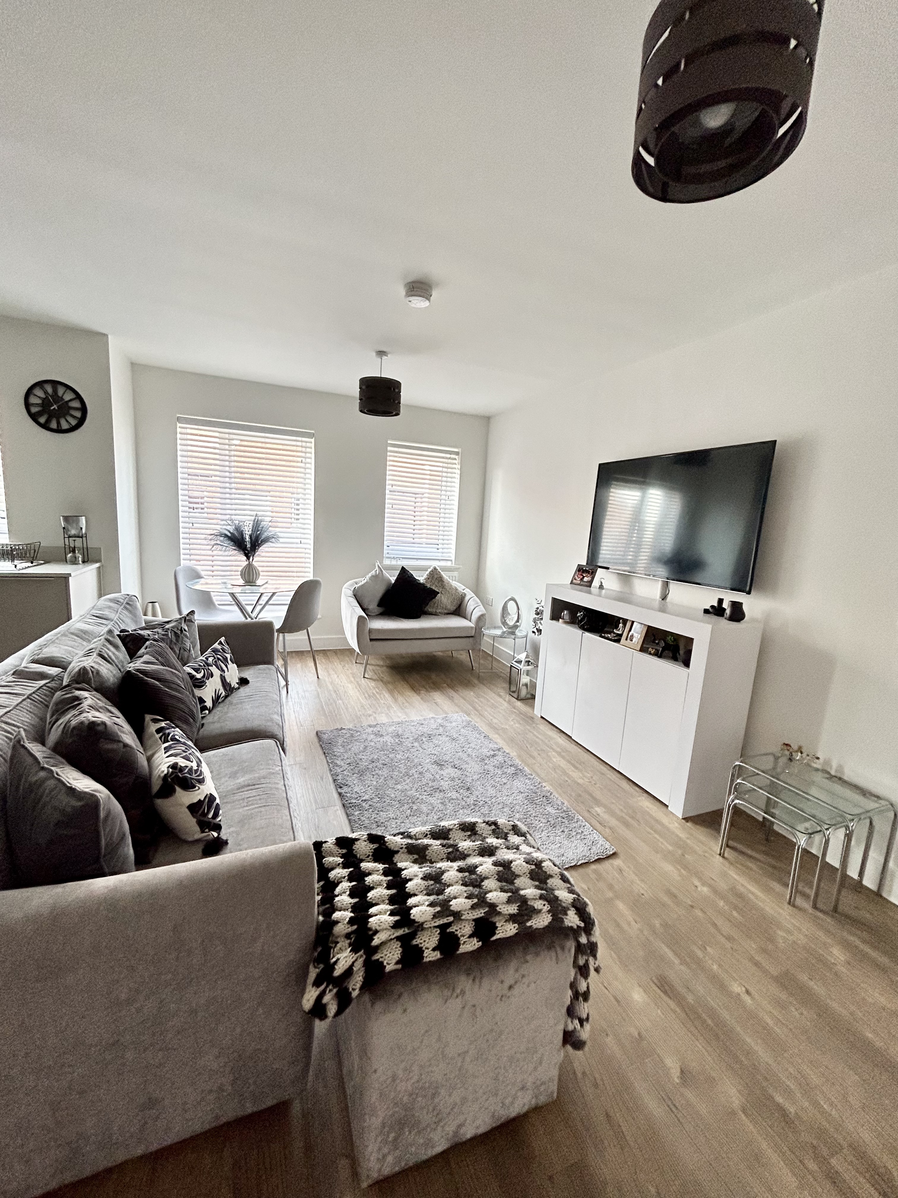 ONE BED - Luxurious,  apartment - Beaulieu park