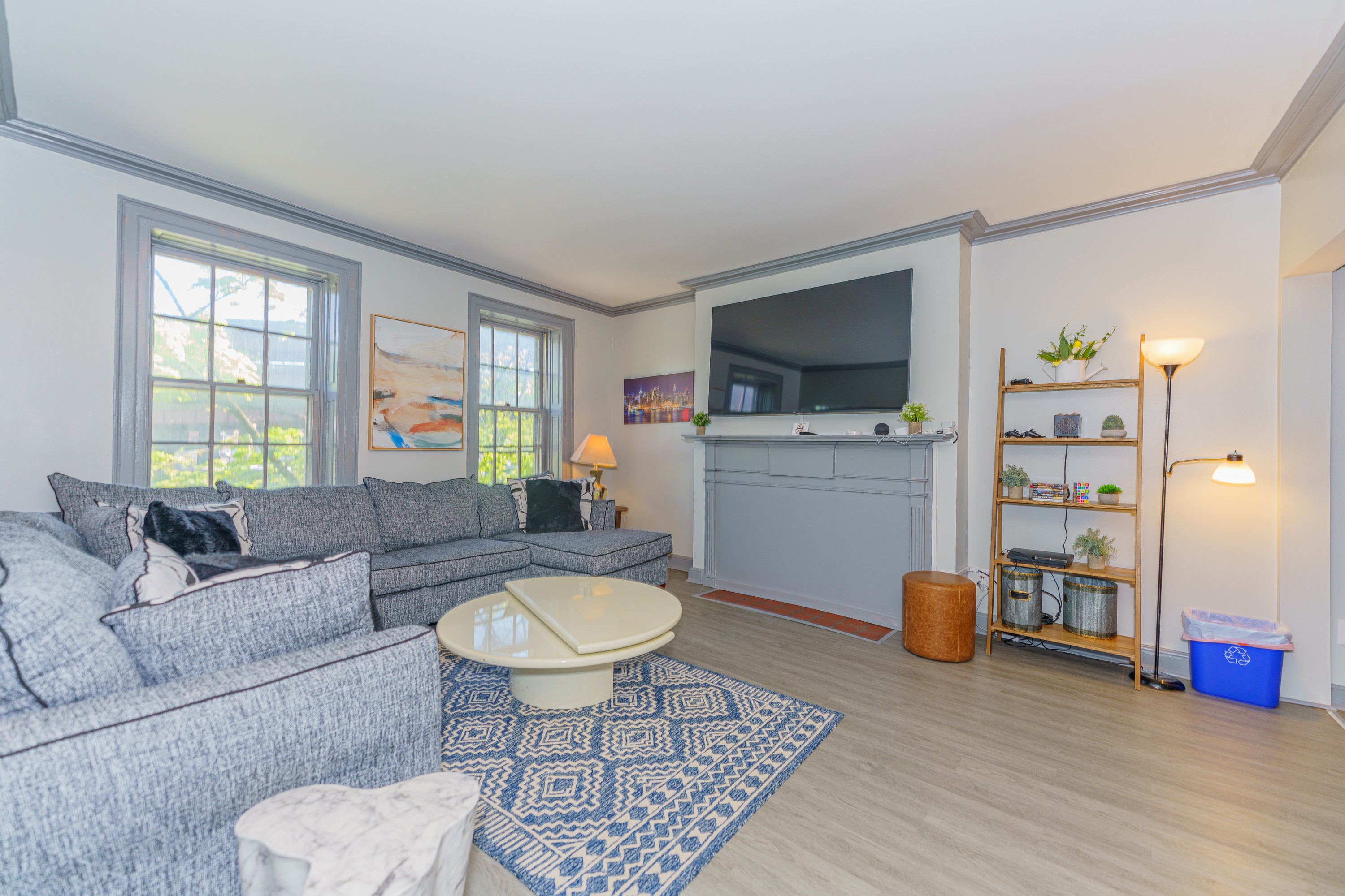 Massive 5BD/4BA 3-Story Duplex @ Downtown Albany in SECOND WARD, Albany