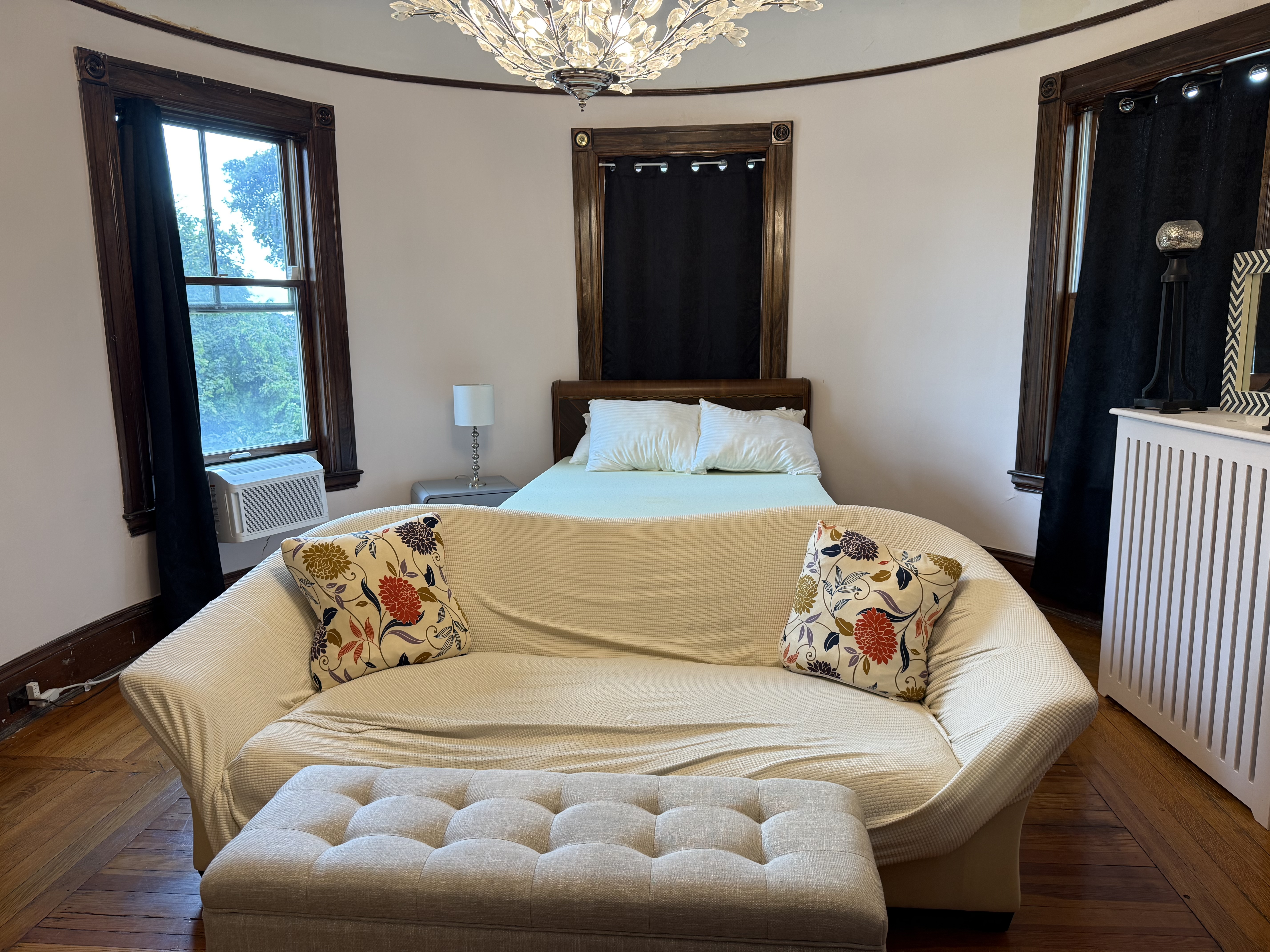 The Grand View ~ Rose Bedroom | 5BR 2B w/AC & WD in Dorchester, Boston