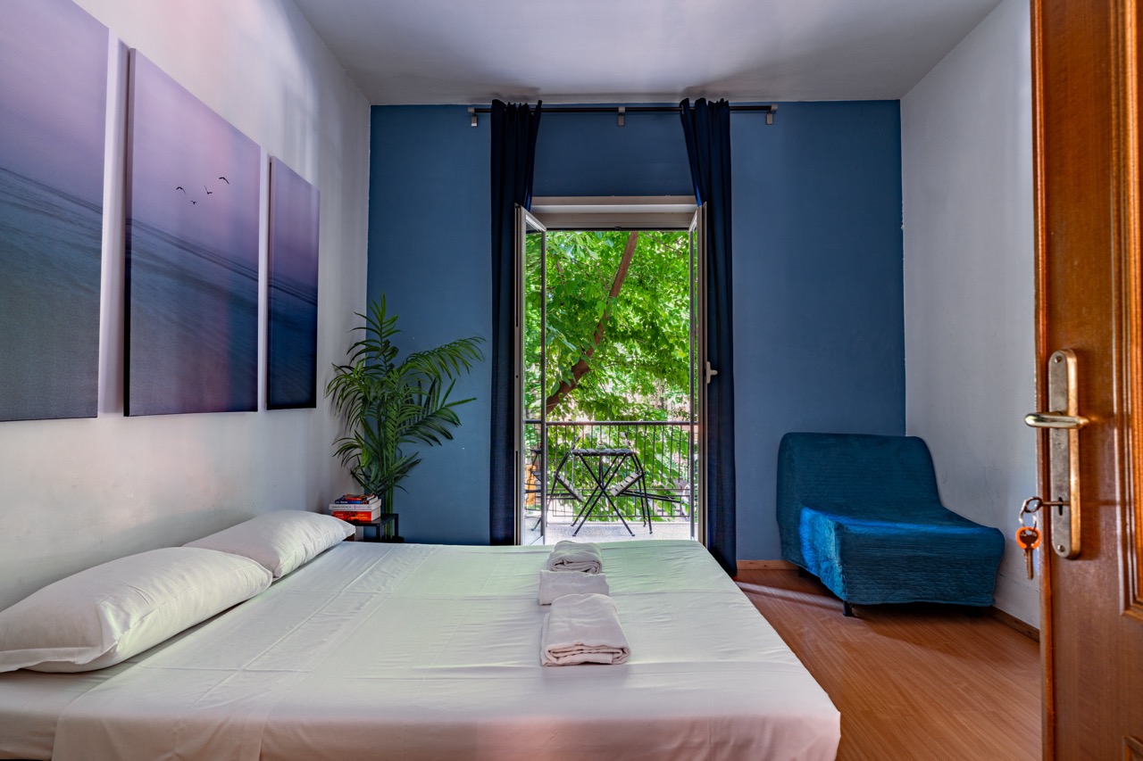 a COZY room balcony, 800m Colosseo,150mSubway