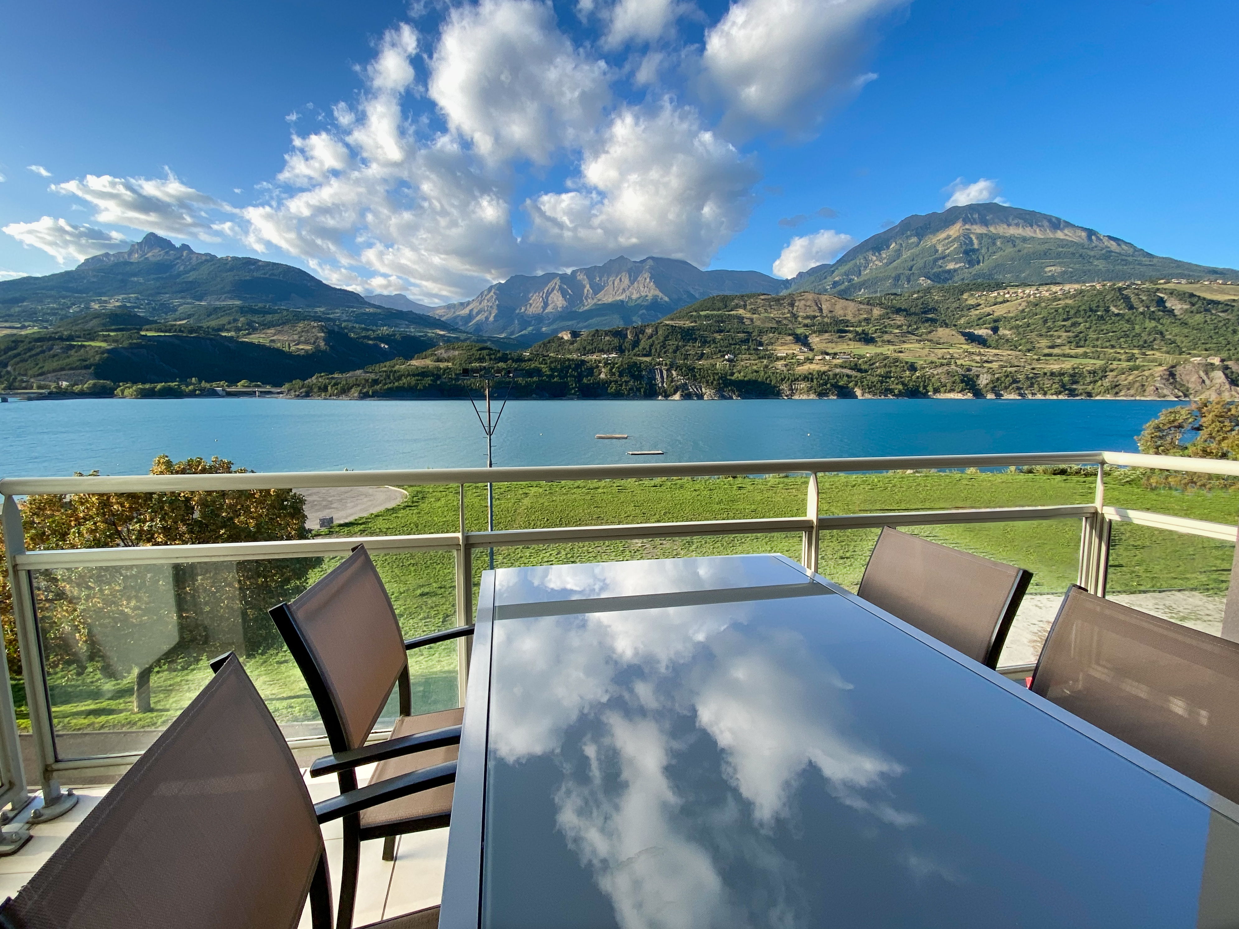 The terrace by the lake, 180° view, apt 2 ch.