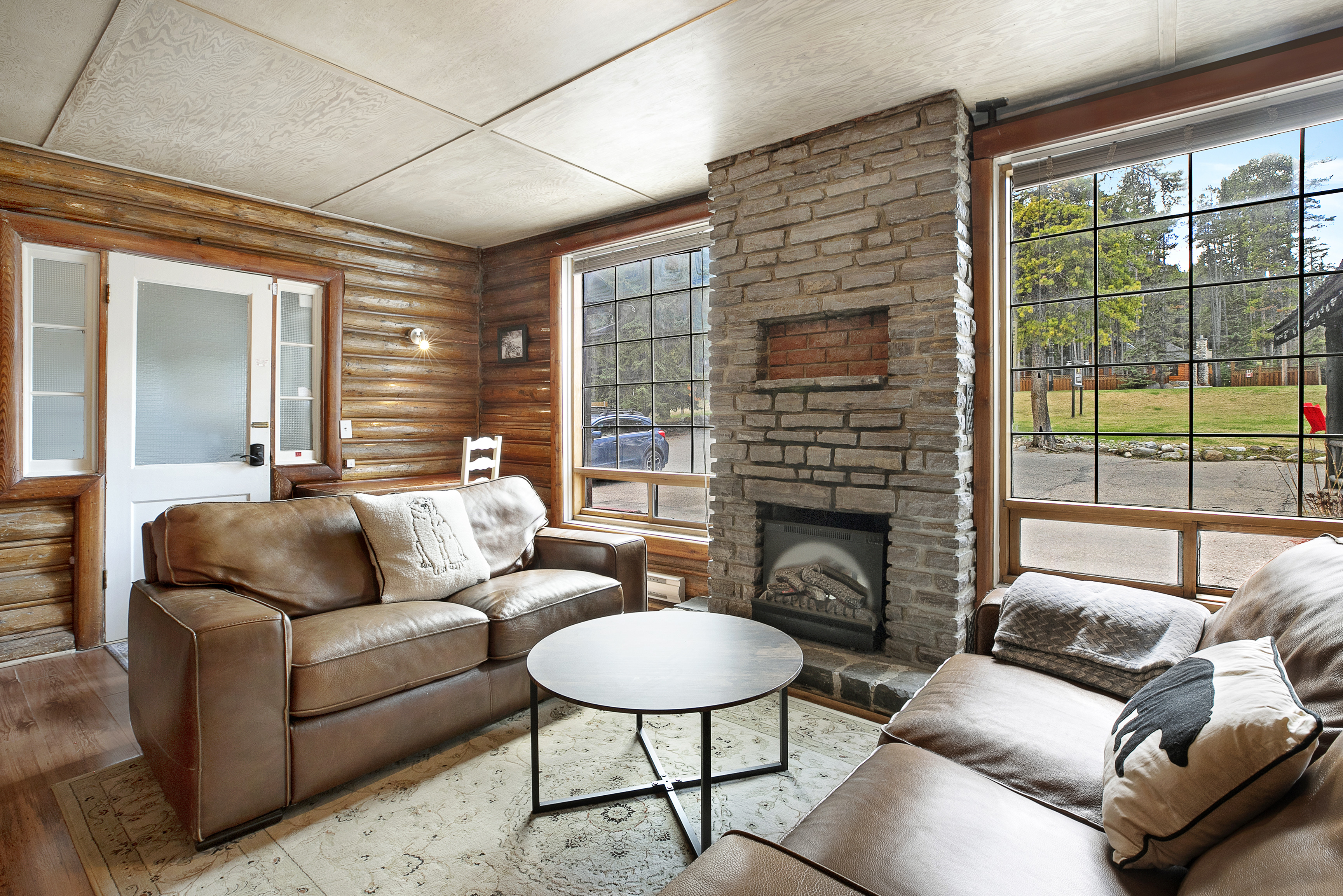 Elkhorn Lodge Sulphur Cabin (3 Bedrooms)