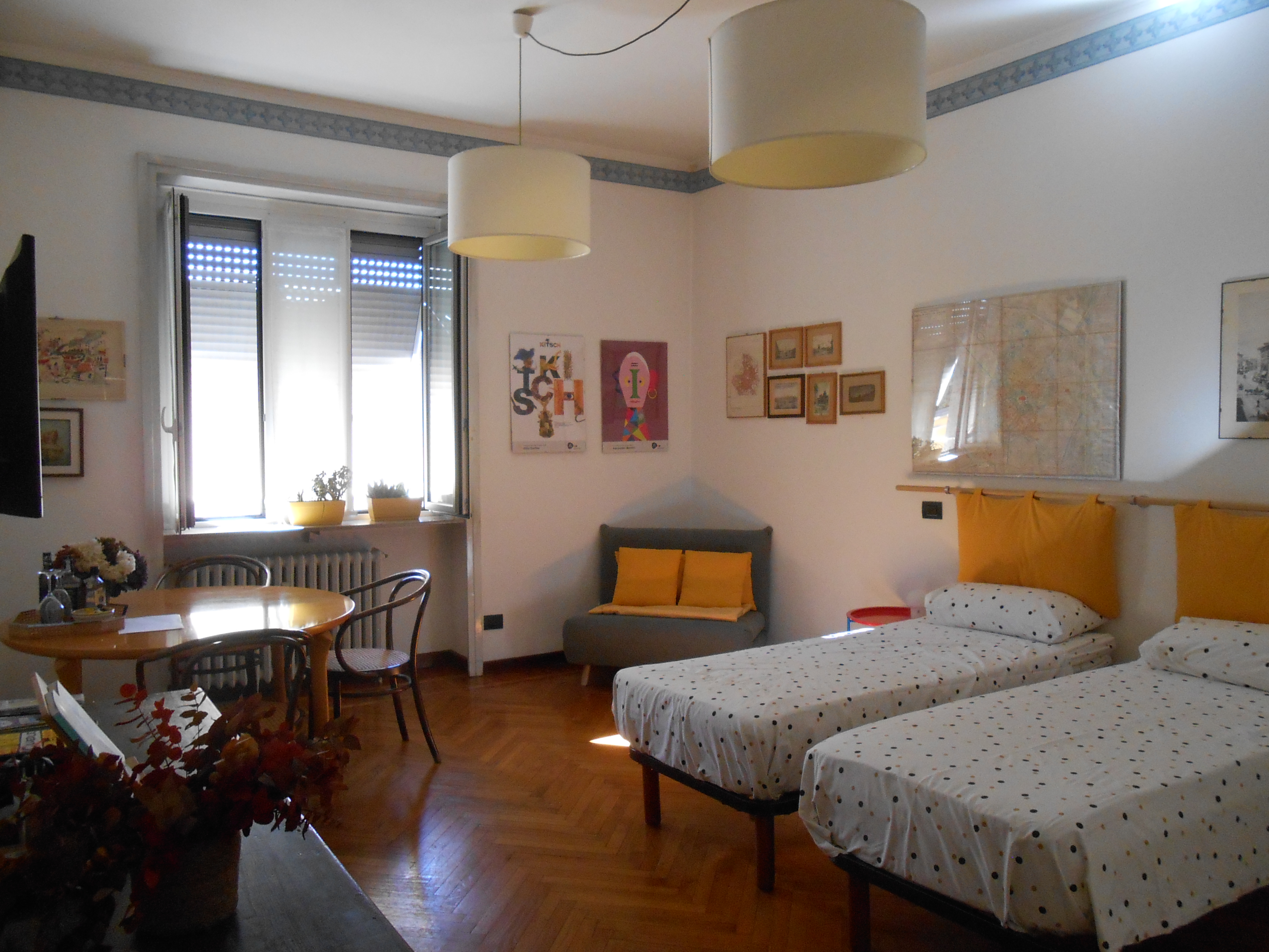 Bright and warm top floor in Brera